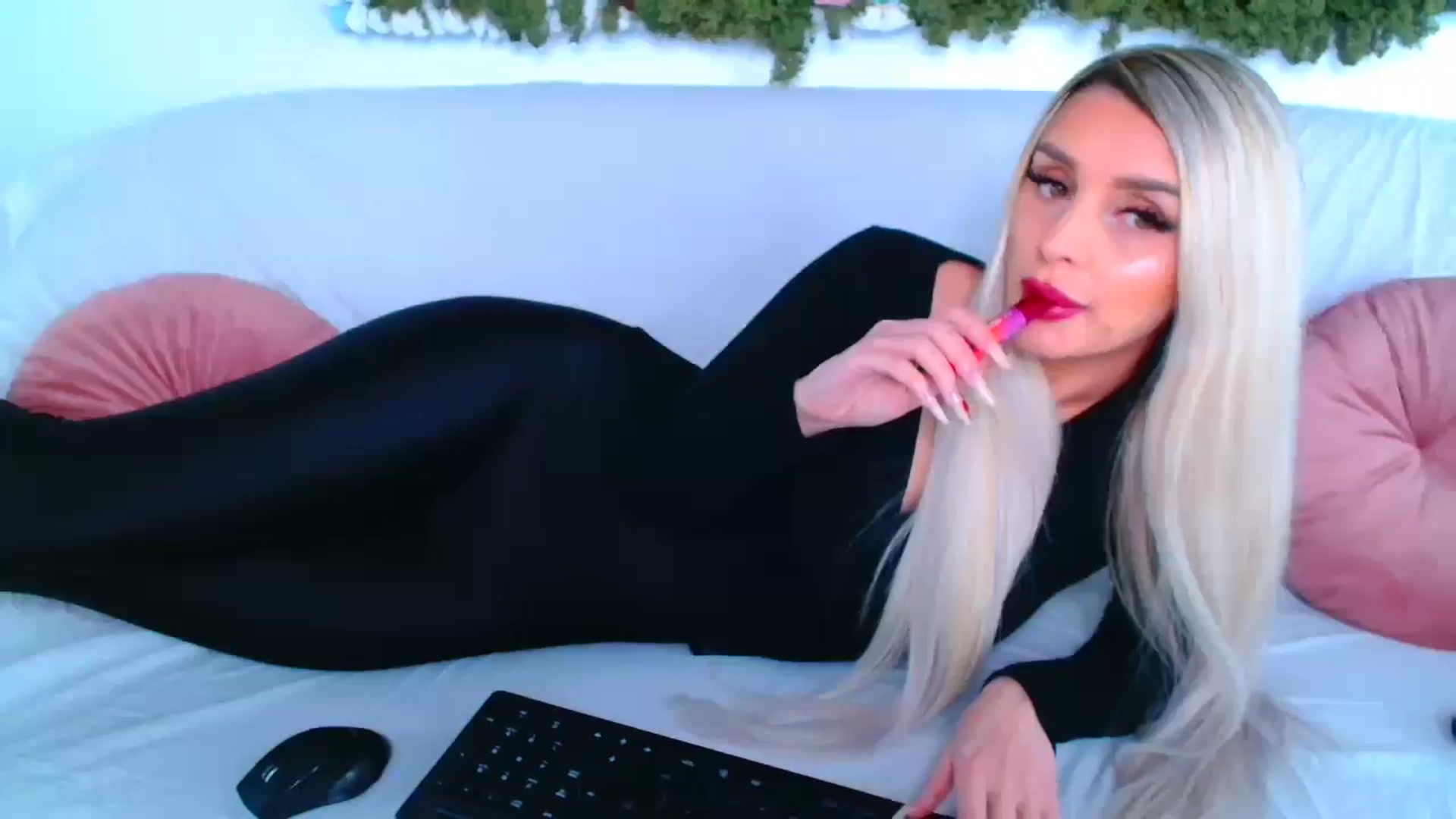 Gallery image thumbnail from GoddessKiarra's myfreecams stream on, 01/11/2026, 20:14 image 4 of 20