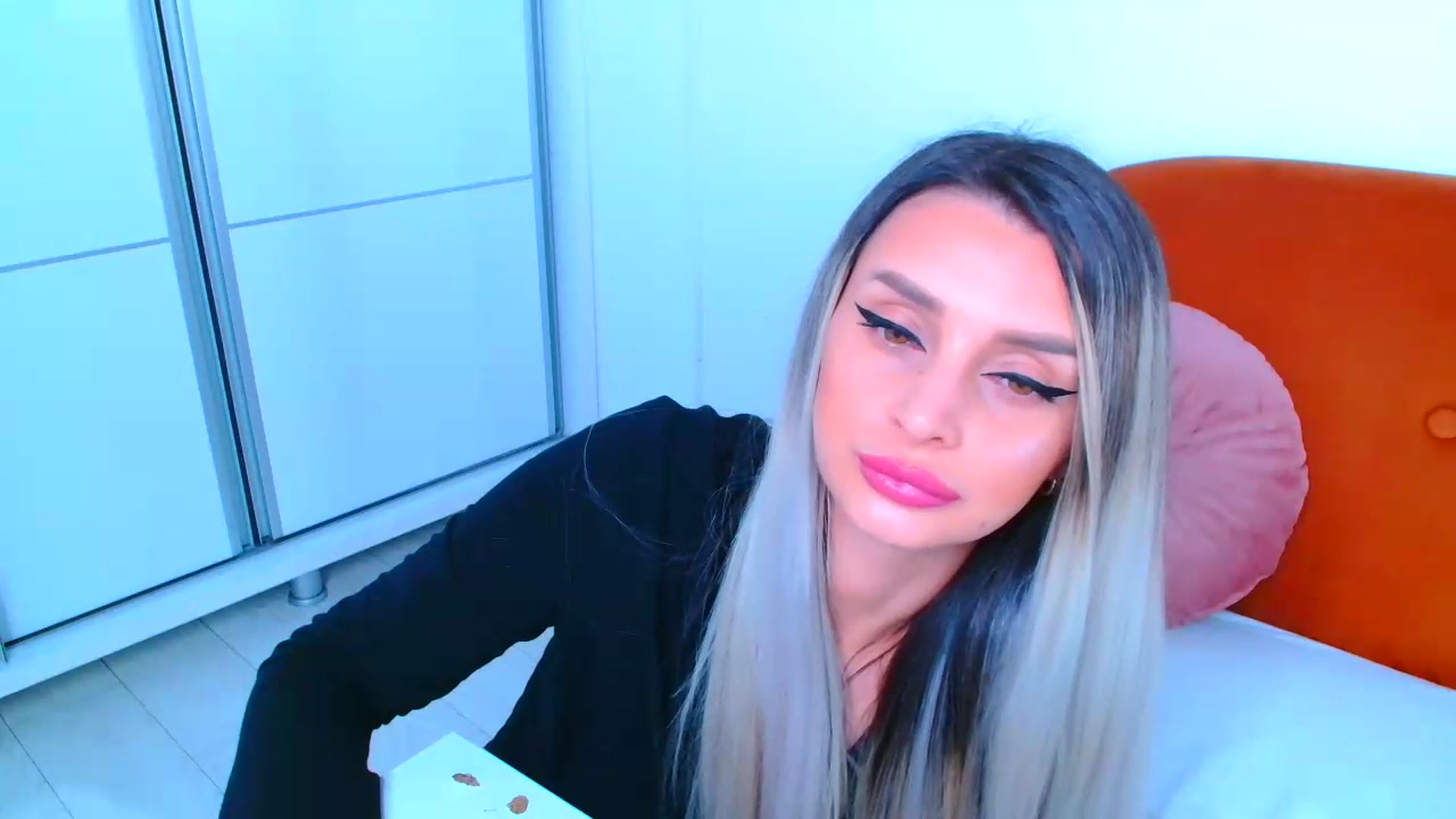 Gallery image thumbnail from GoddessKiarra's myfreecams stream on, 08/01/2026, 19:09 image 15 of 20