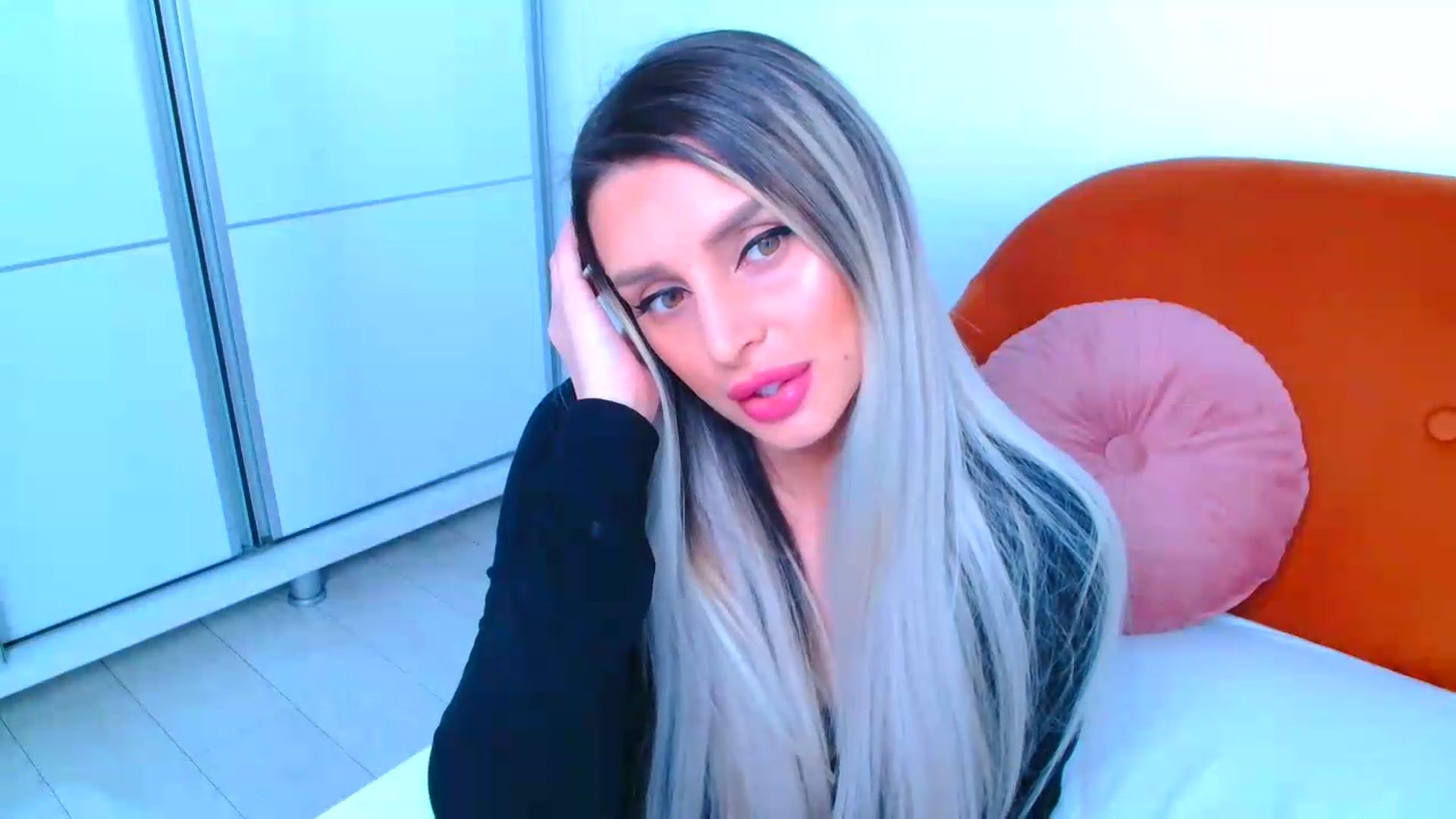 Gallery image thumbnail from GoddessKiarra's myfreecams stream on, 08/01/2026, 19:09 image 13 of 20