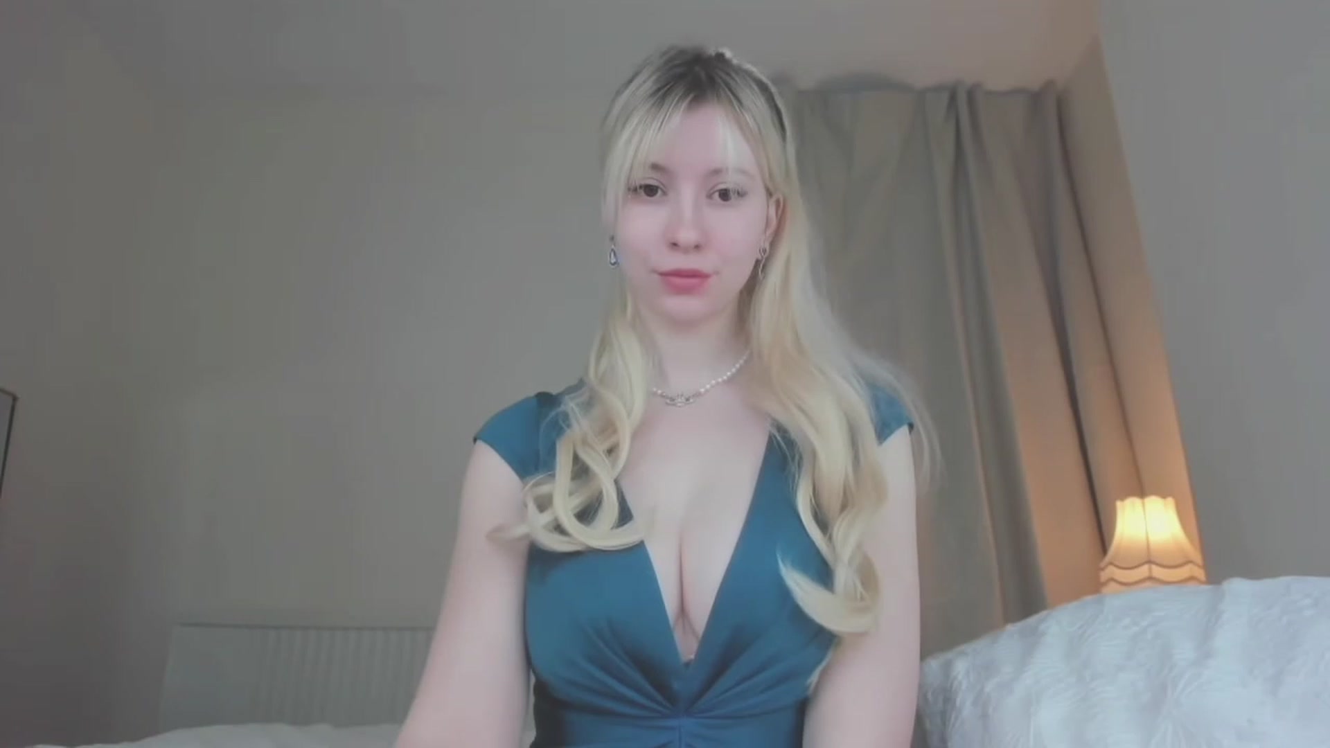 Gallery image thumbnail from GoddessLuella's myfreecams stream on, 11/17/2022, 08:30 image 17 of 20