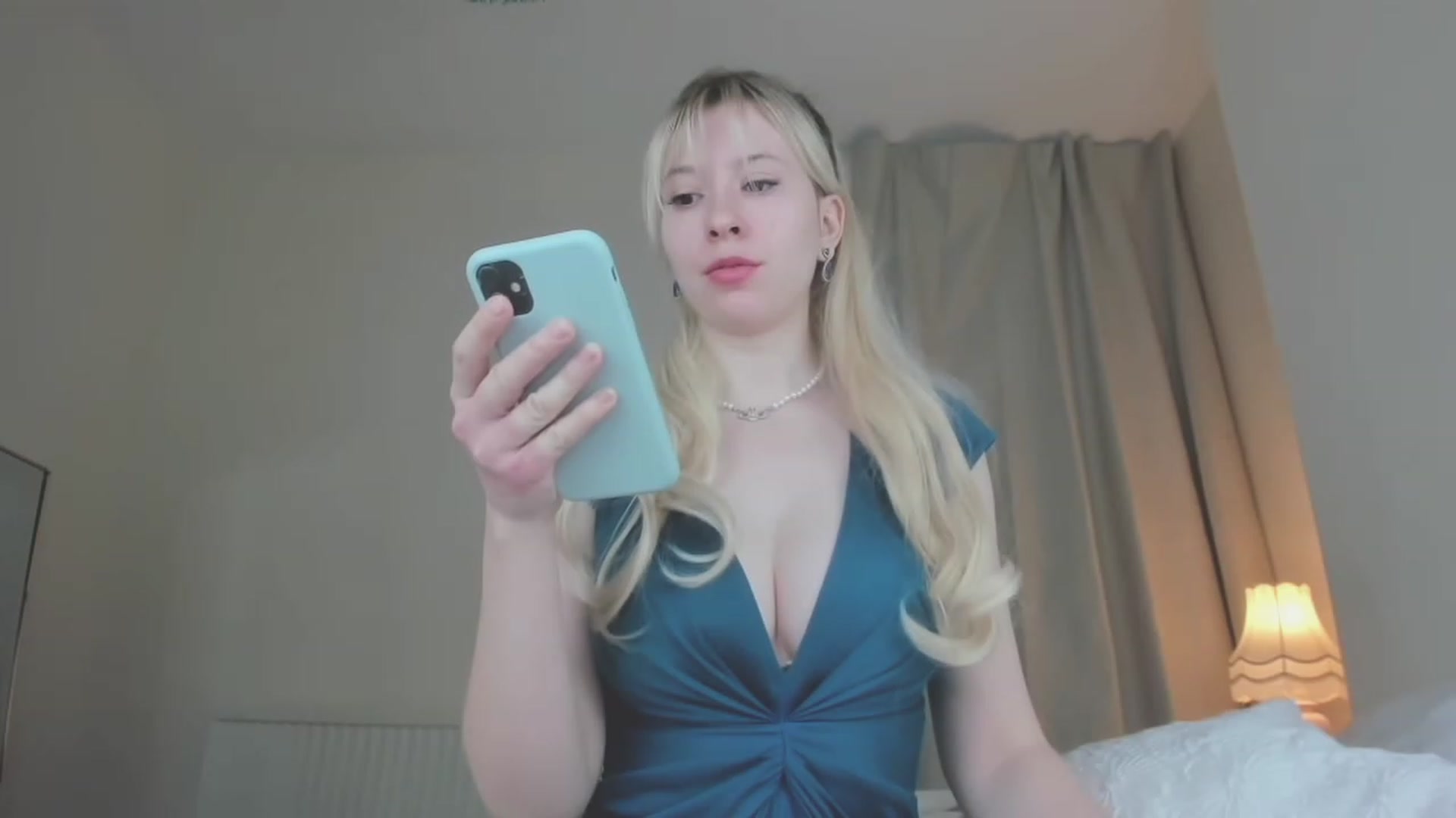 Gallery image thumbnail from GoddessLuella's myfreecams stream on, 11/17/2022, 08:30 image 8 of 20