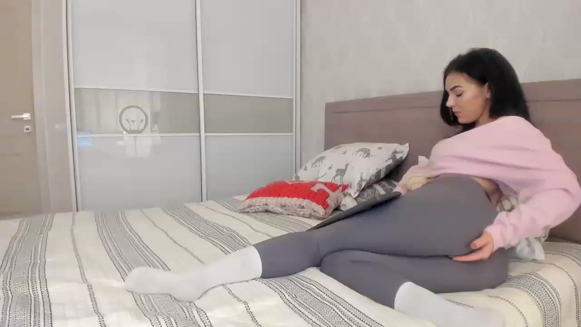 Gallery image thumbnail from GoddessNelly_'s myfreecams stream on, 12/09/2022, 16:47 image 4 of 20