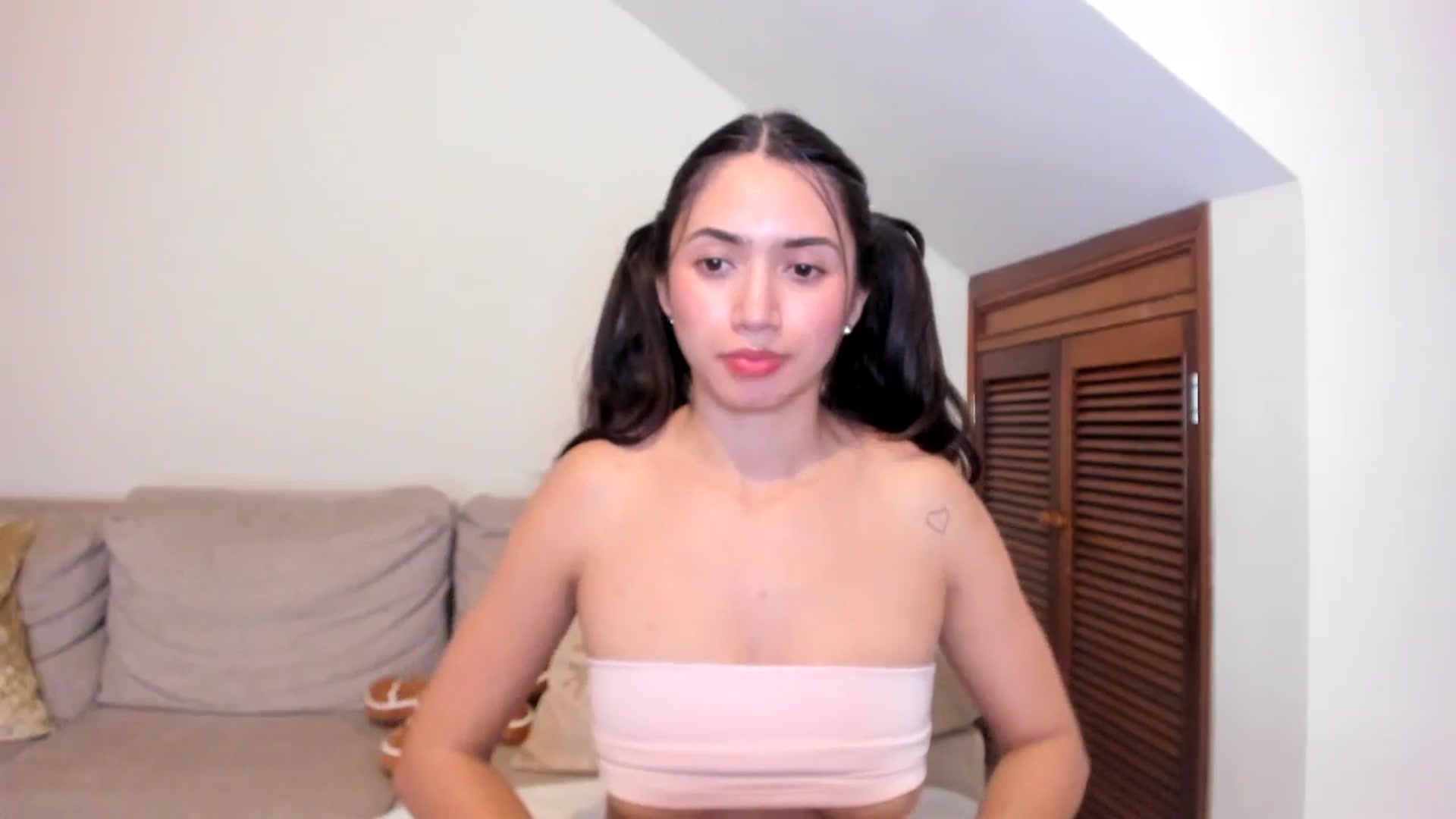Gallery image thumbnail from GoddessVenus_'s myfreecams stream on, 12/29/2025, 22:33 image 13 of 20