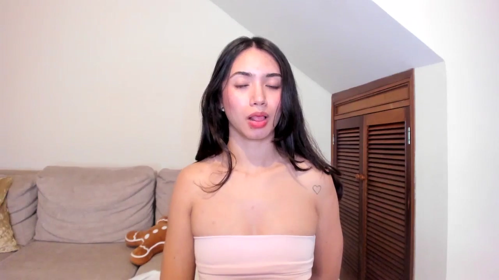 Gallery image thumbnail from GoddessVenus_'s myfreecams stream on, 12/29/2025, 22:33 image 14 of 20