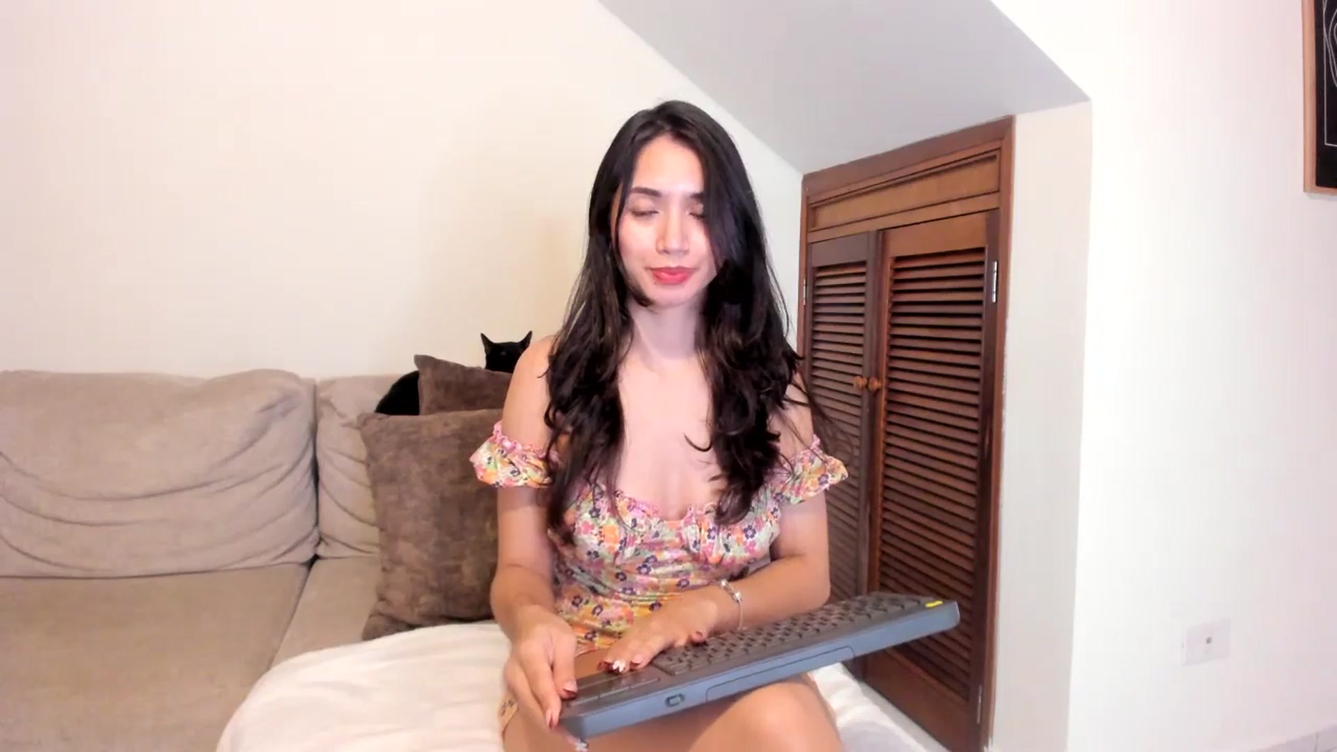 Gallery image thumbnail from GoddessVenus_'s myfreecams stream on, 01/05/2026, 01:59 image 9 of 20