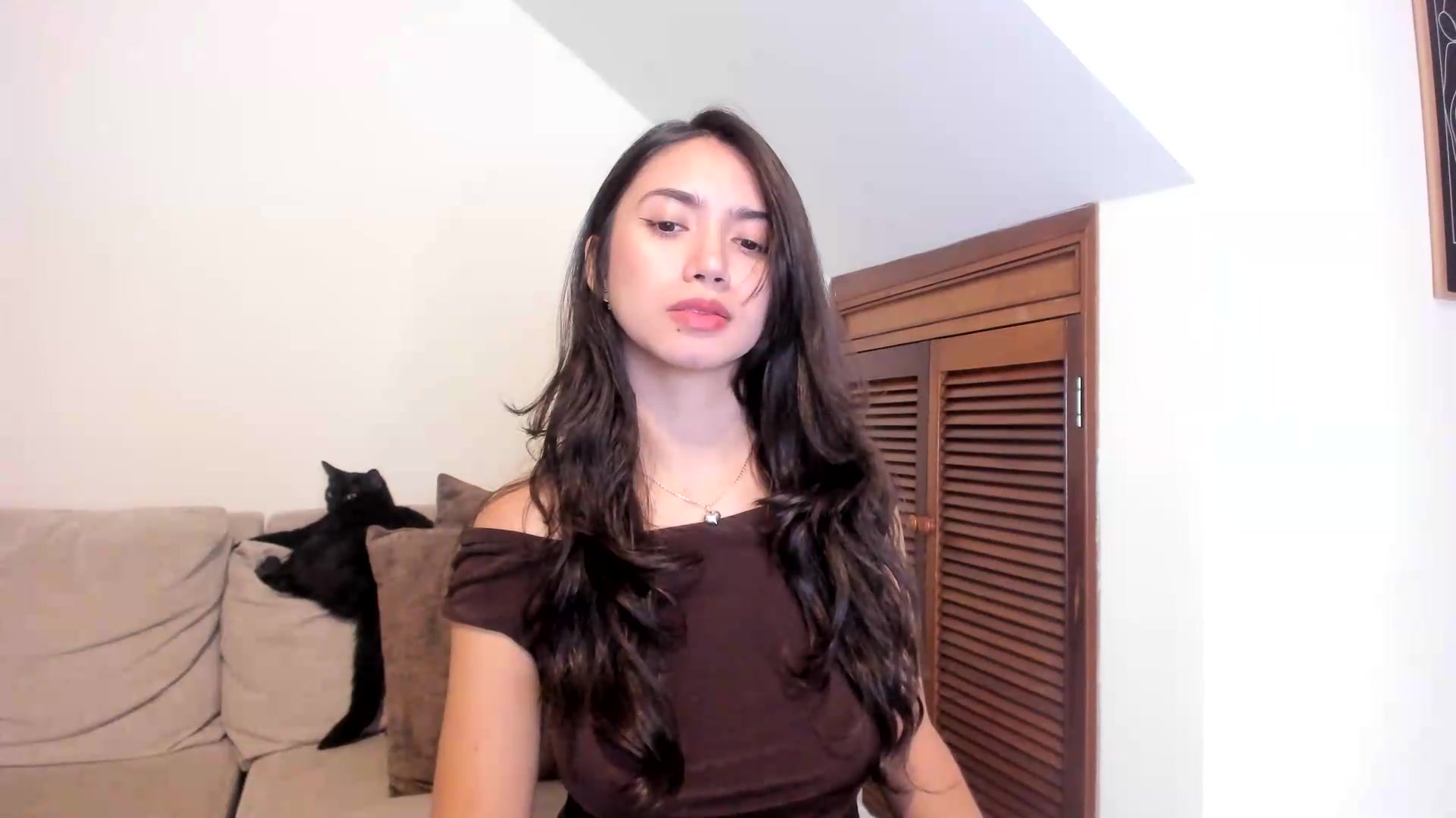 Gallery image thumbnail from GoddessVenus_'s myfreecams stream on, 08/20/2026, 01:23 image 18 of 20
