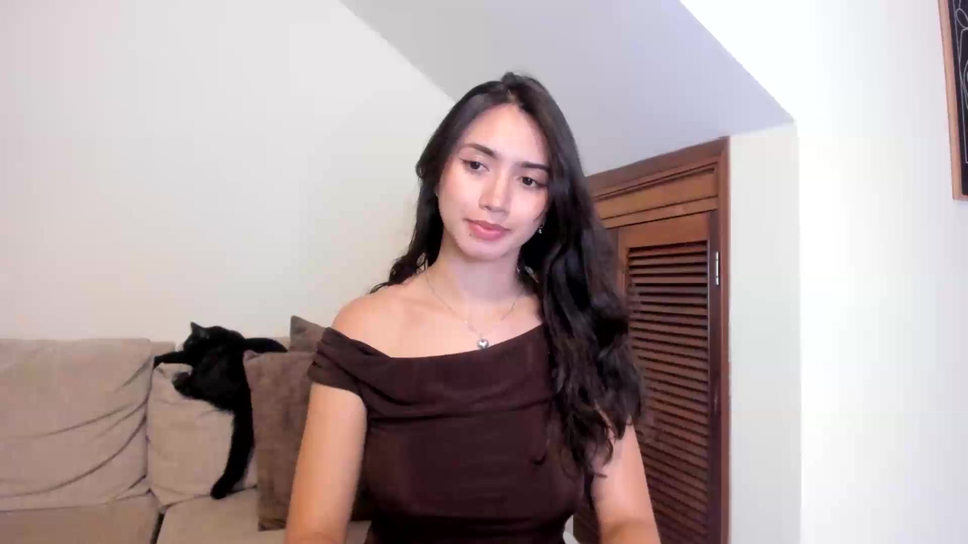 Gallery image thumbnail from GoddessVenus_'s myfreecams stream on, 08/20/2026, 01:23 image 15 of 20