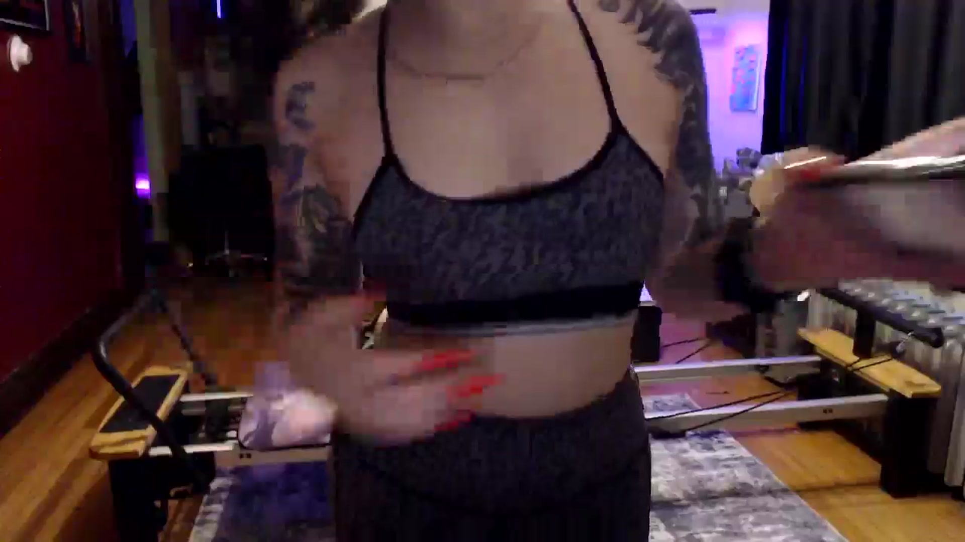 Gallery image thumbnail from Goddess_Dee's myfreecams stream on, 04/03/2026, 24:18 image 2 of 20