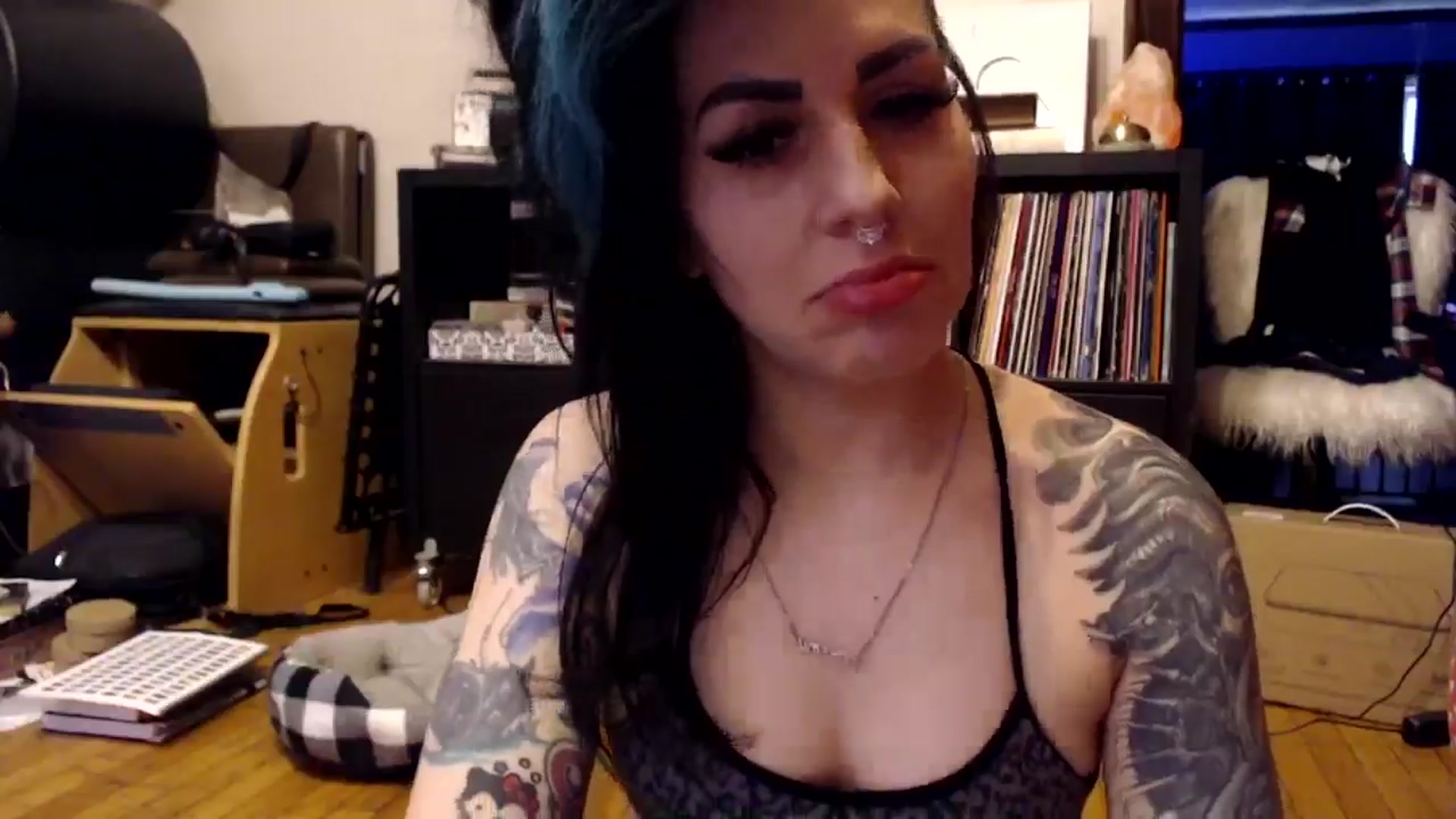 Gallery image thumbnail from Goddess_Dee's myfreecams stream on, 04/03/2026, 24:18 image 13 of 20