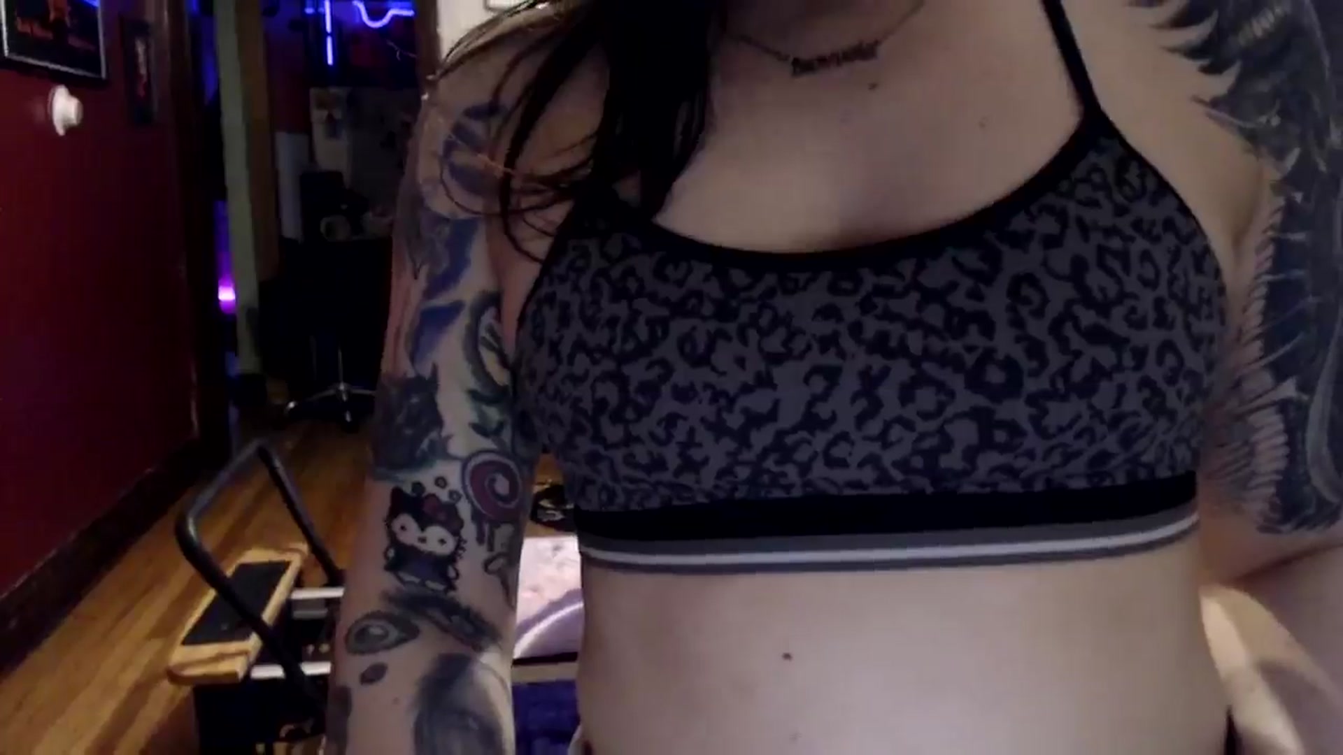Gallery image thumbnail from Goddess_Dee's myfreecams stream on, 04/03/2026, 24:18 image 5 of 20