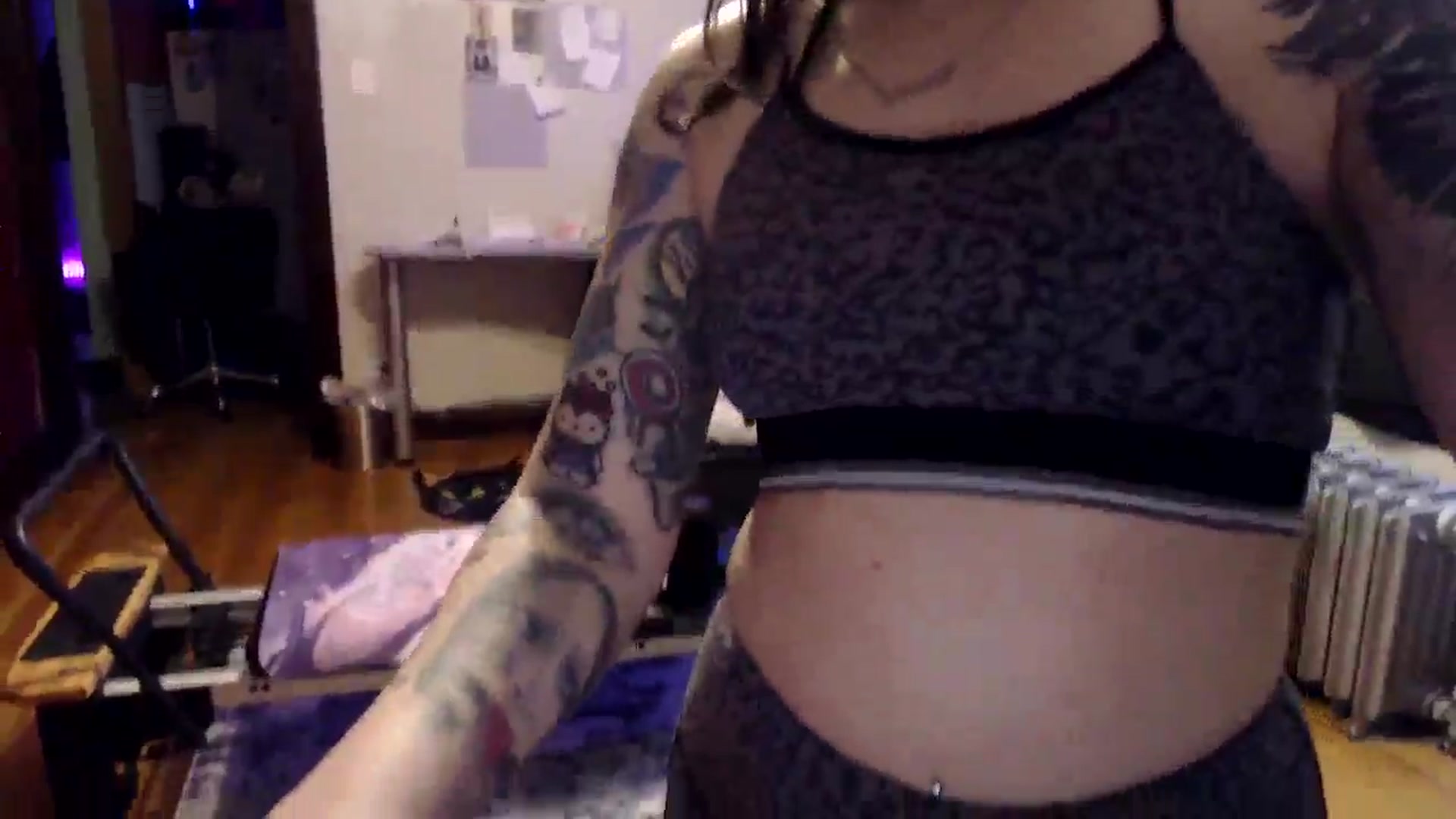 Gallery image thumbnail from Goddess_Dee's myfreecams stream on, 04/03/2026, 24:18 image 3 of 20