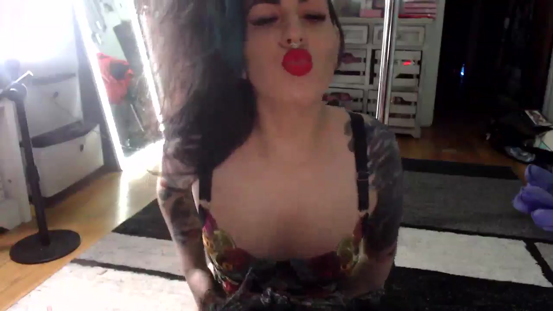 Gallery image thumbnail from Goddess_Dee's myfreecams stream on, 04/29/2026, 03:42 image 13 of 20