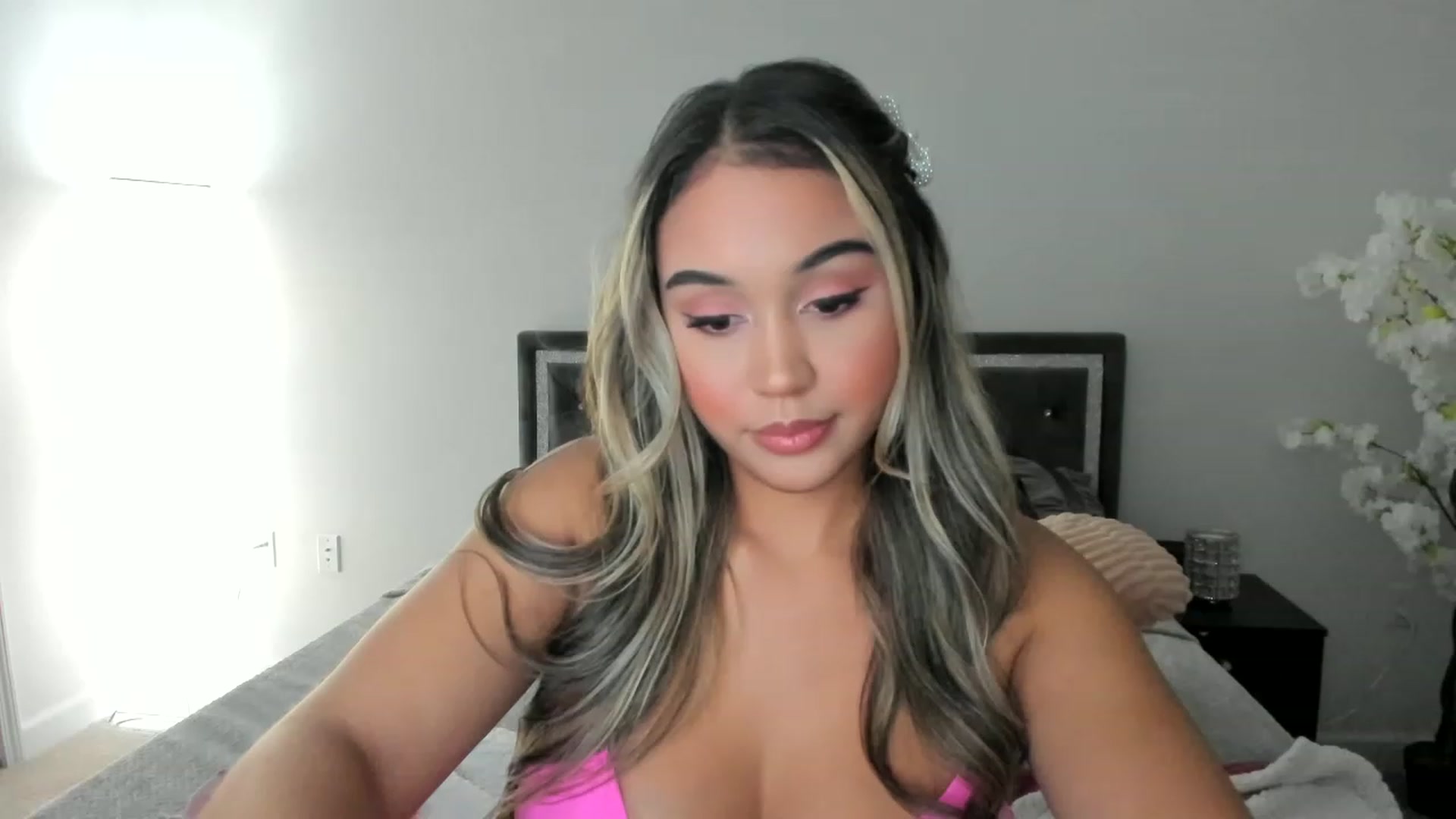 Gallery image thumbnail from Goddess_Jaz's myfreecams stream on, 11/29/2022, 24:56 image 18 of 20