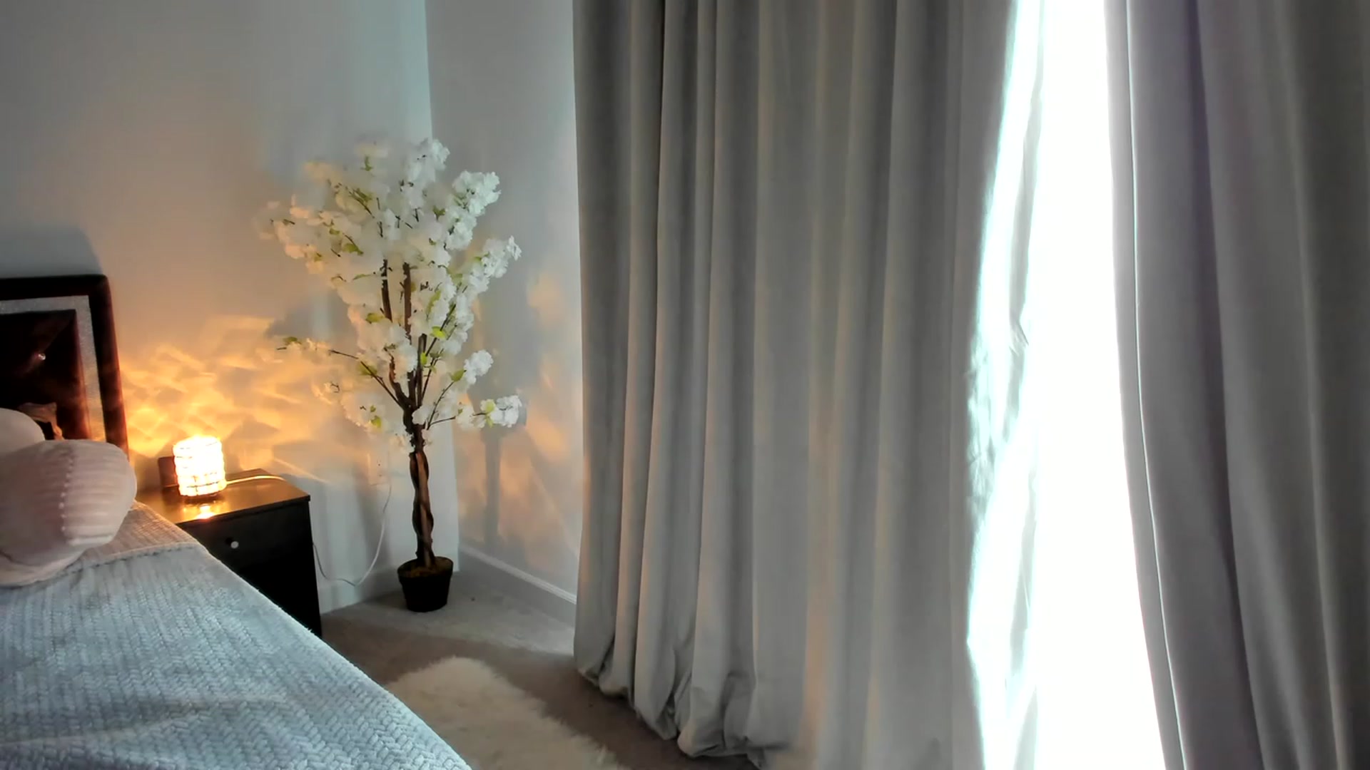 Gallery image thumbnail from Goddess_Jaz's myfreecams stream on, 12/05/2022, 19:15 image 16 of 20