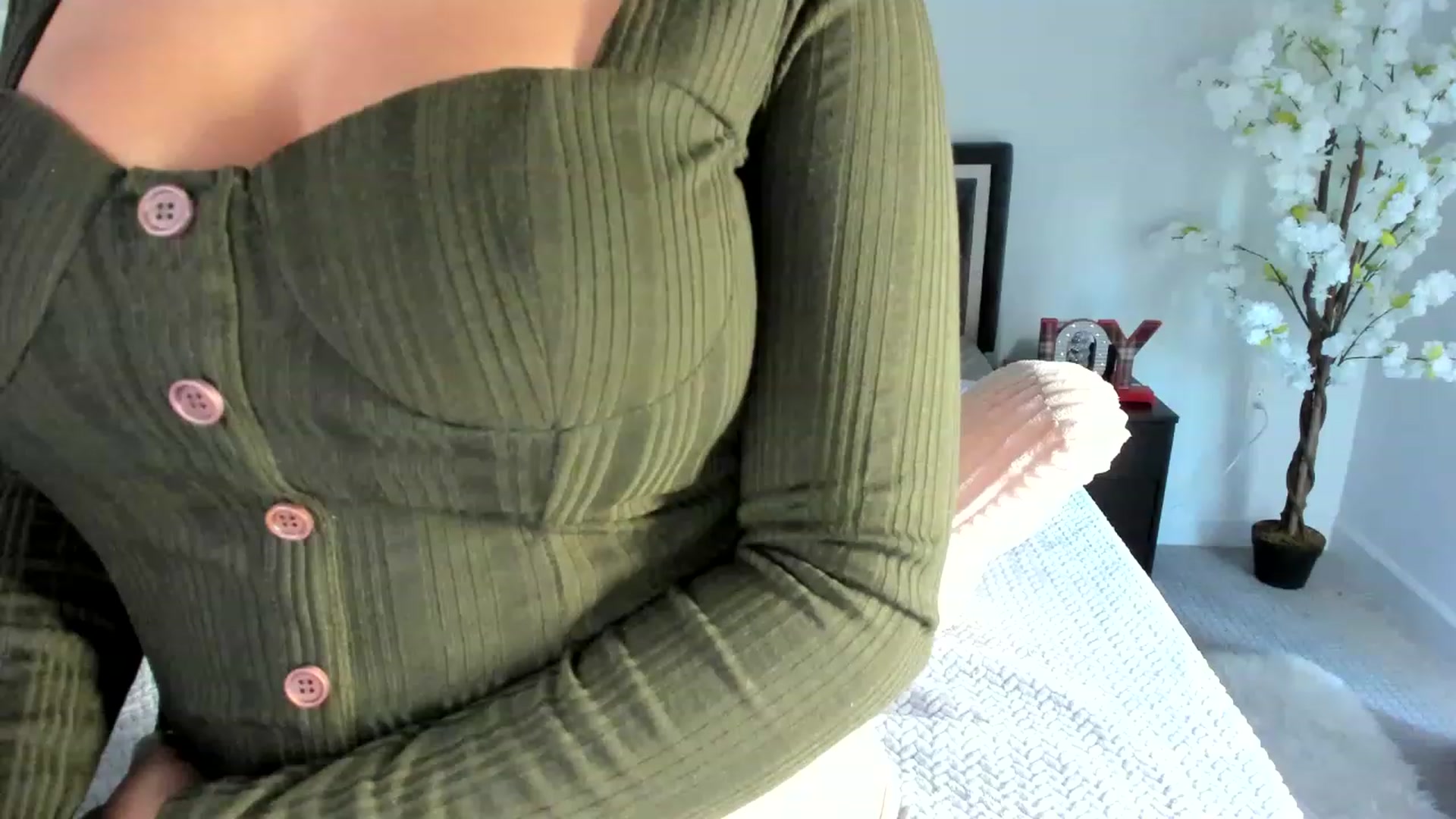 Gallery image thumbnail from Goddess_Jaz's myfreecams stream on, 12/19/2022, 22:25 image 15 of 20