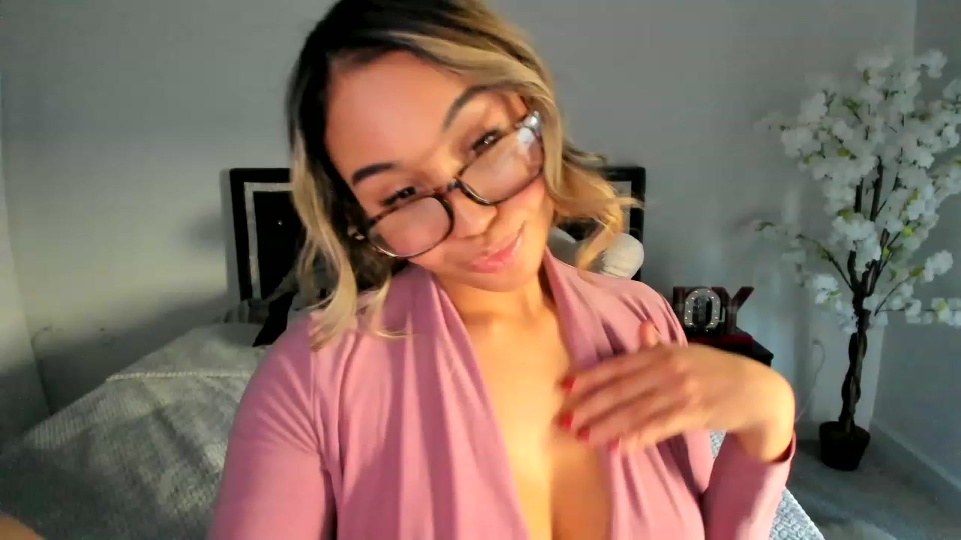 Gallery image thumbnail from Goddess_Jaz's myfreecams stream on, 12/20/2022, 23:40 image 15 of 20