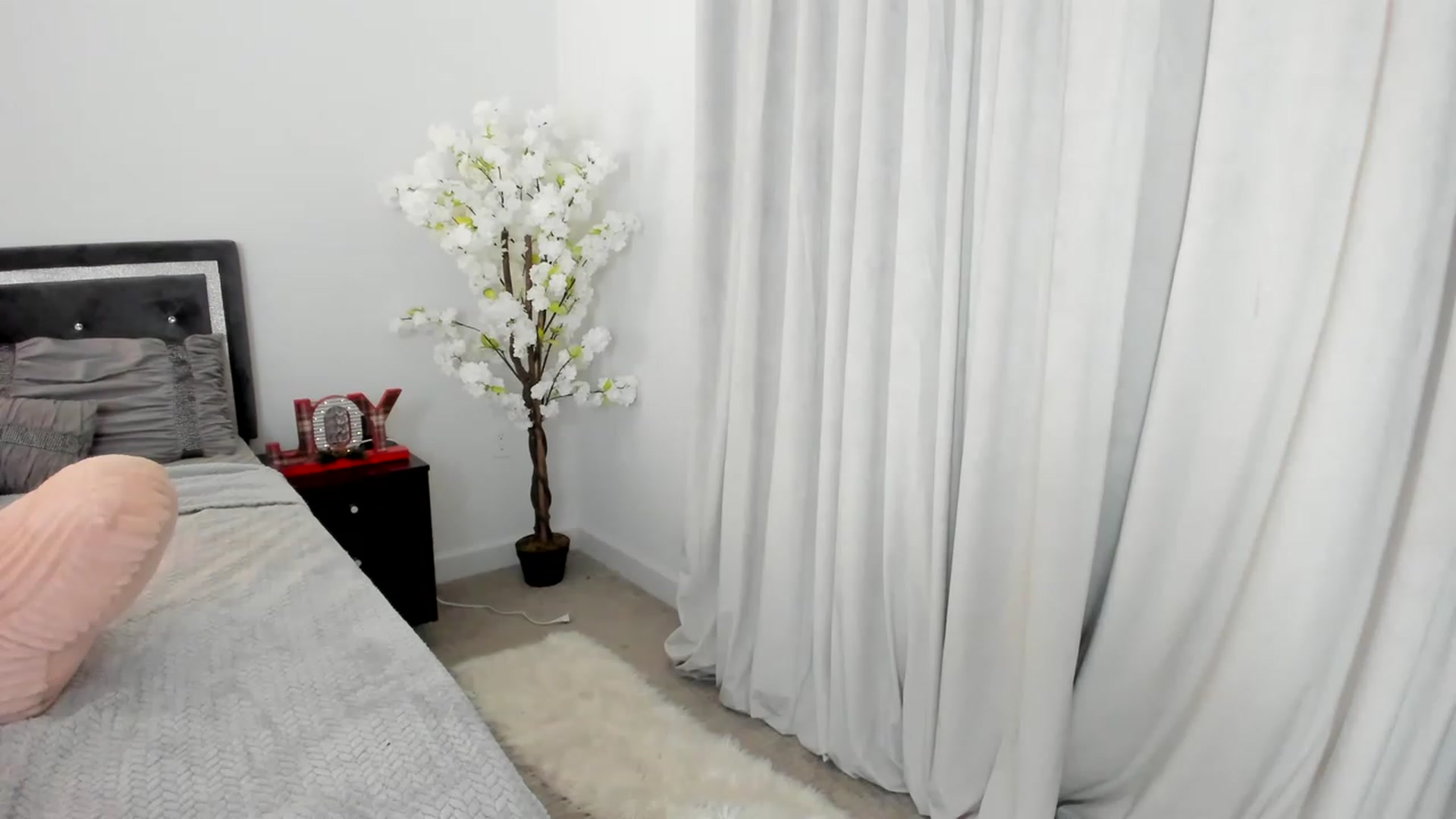 Gallery image thumbnail from Goddess_Jaz's myfreecams stream on, 01/02/2023, 05:36 image 14 of 20