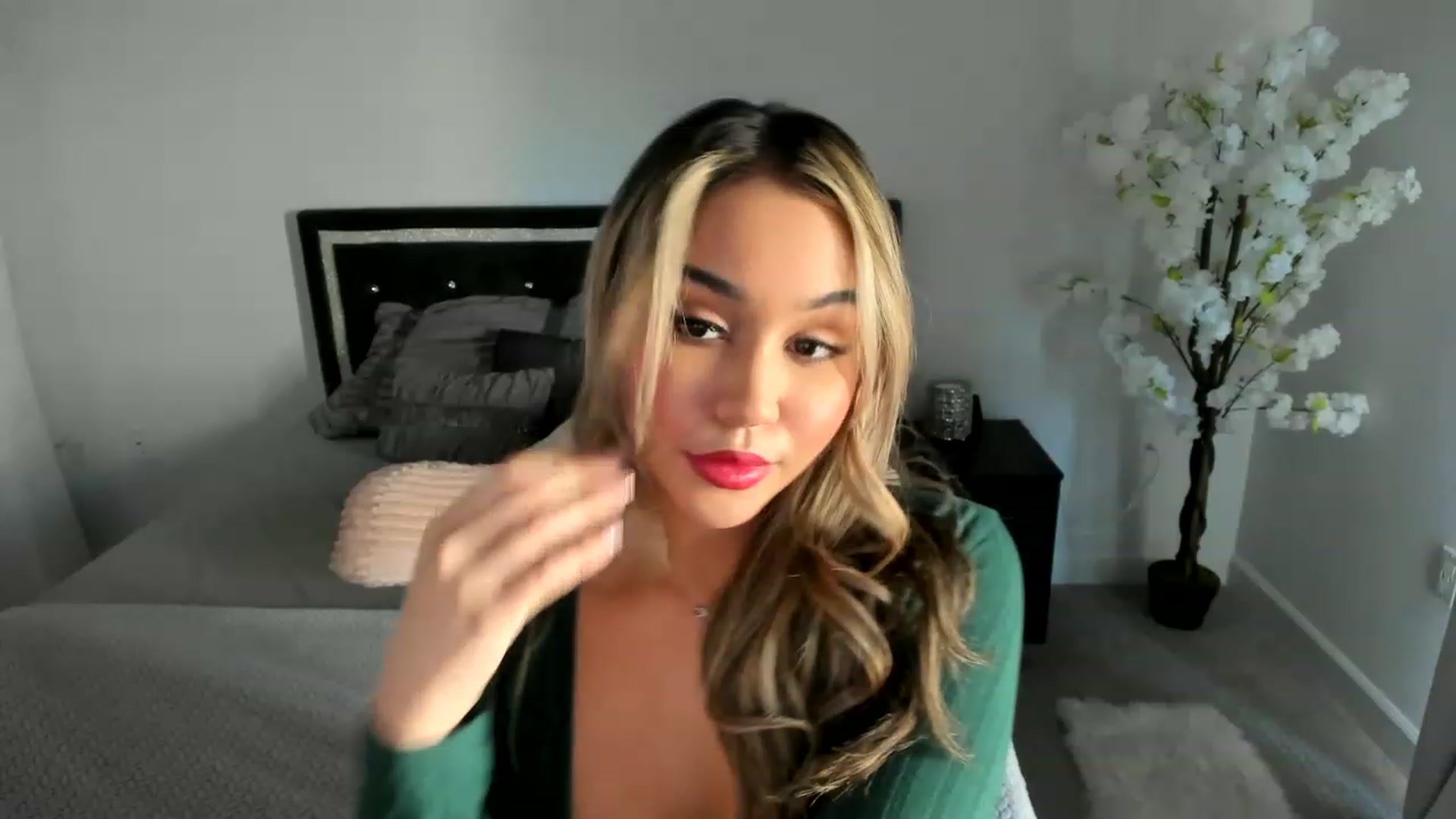 Gallery image thumbnail from Goddess_Jaz's myfreecams stream on, 02/07/2023, 21:50 image 2 of 20