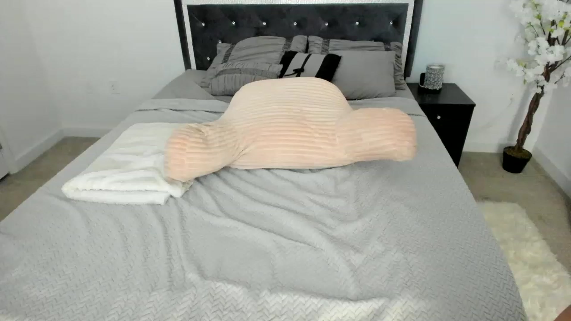 Gallery image thumbnail from Goddess_Jaz's myfreecams stream on, 05/07/2023, 04:03 image 12 of 20