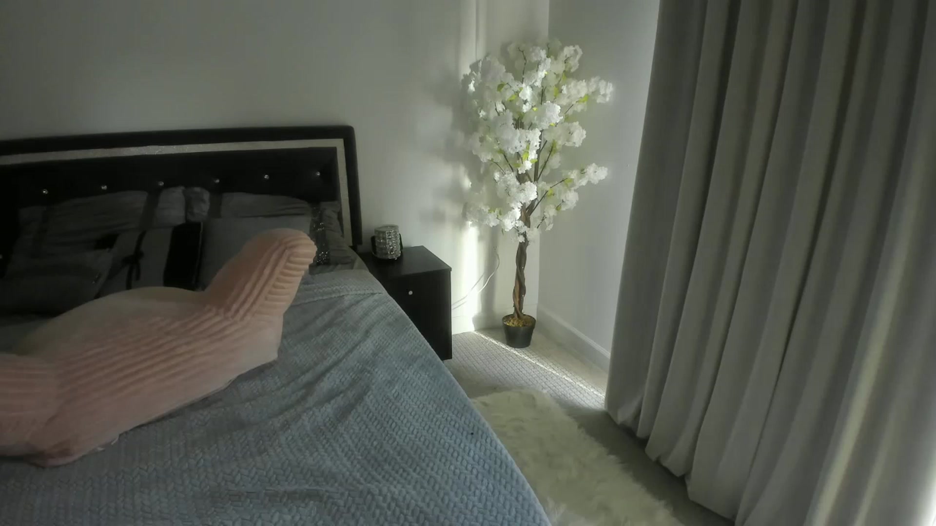 Gallery image thumbnail from Goddess_Jaz's myfreecams stream on, 06/01/2023, 13:56 image 13 of 20