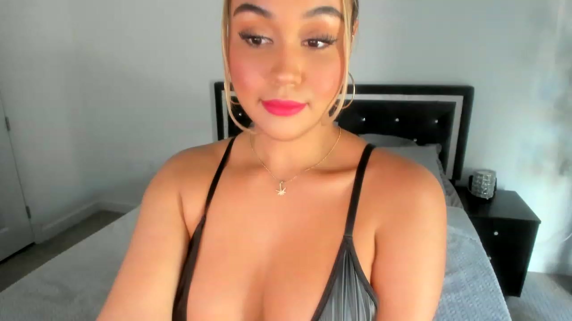 Gallery image thumbnail from Goddess_Jaz's myfreecams stream on, 06/03/2023, 24:34 image 6 of 20