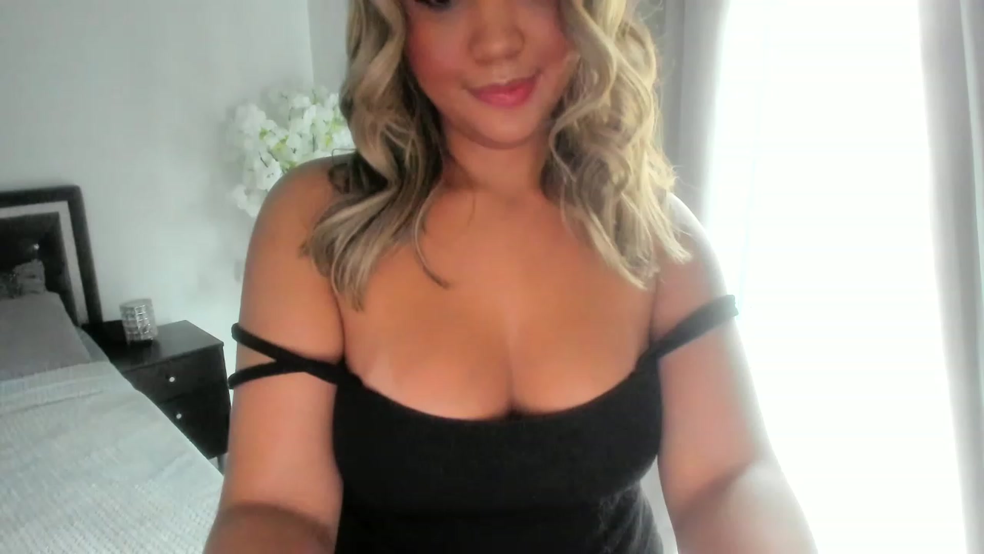 Gallery image thumbnail from Goddess_Jaz's myfreecams stream on, 06/08/2023, 24:30 image 16 of 20
