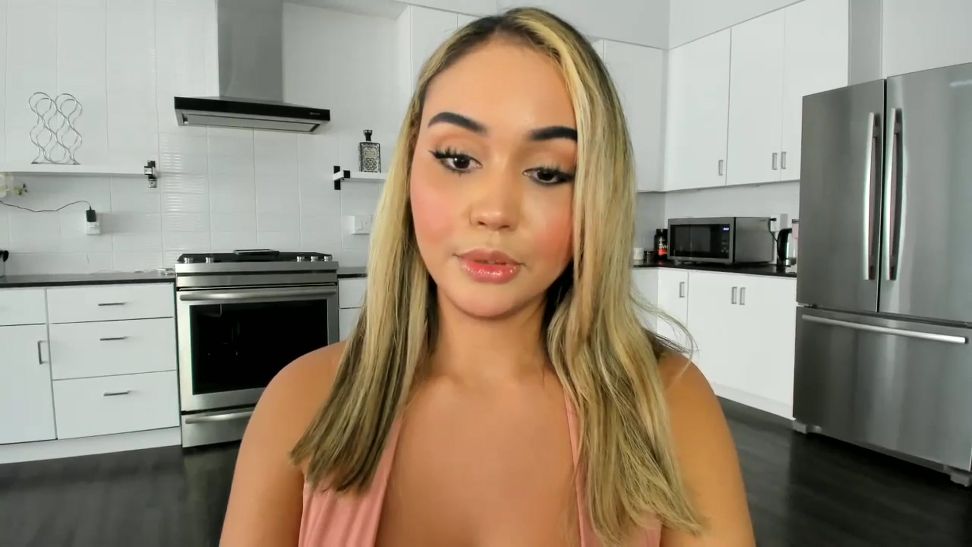 Gallery image thumbnail from Goddess_Jaz's myfreecams stream on, 06/28/2023, 22:17 image 15 of 20