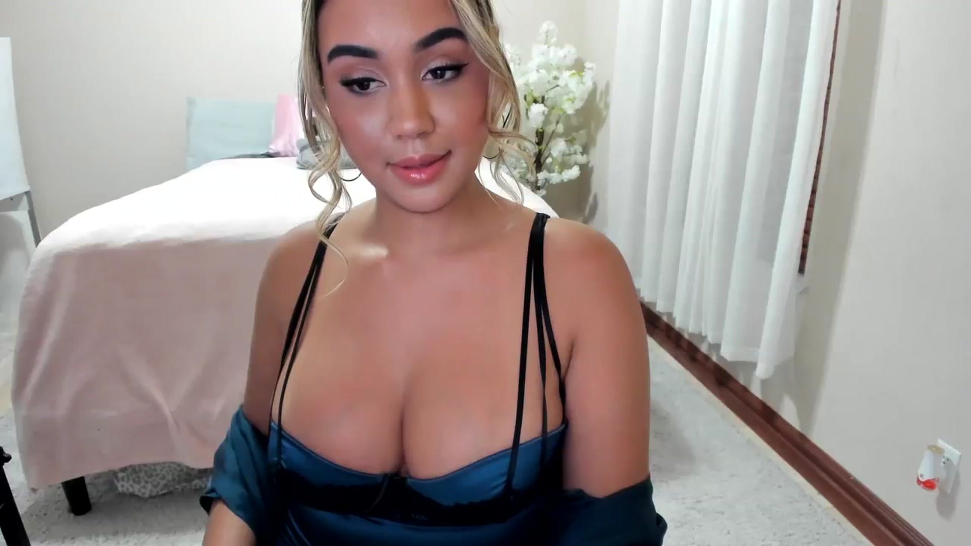 Gallery image thumbnail from Goddess_Jaz's myfreecams stream on, 08/05/2023, 08:41 image 13 of 20