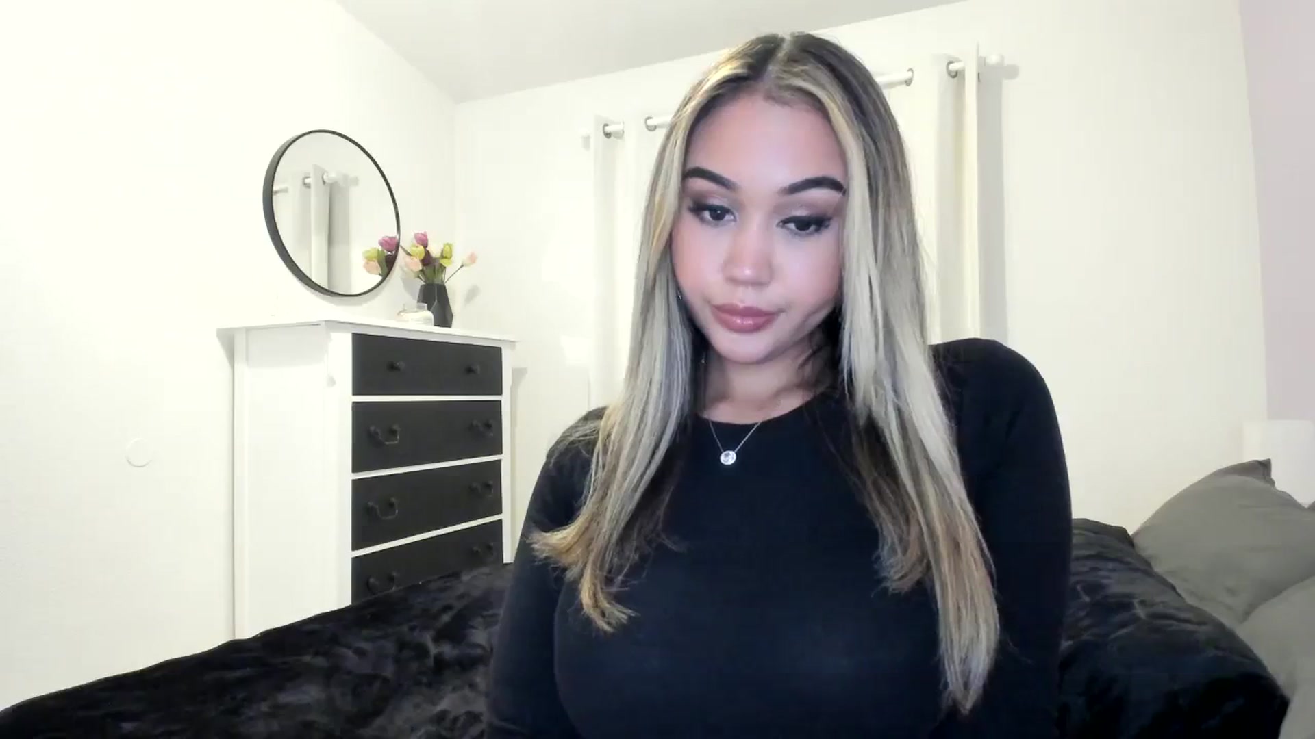 Gallery image thumbnail from Goddess_Jaz's myfreecams stream on, 12/26/2023, 04:45 image 4 of 20