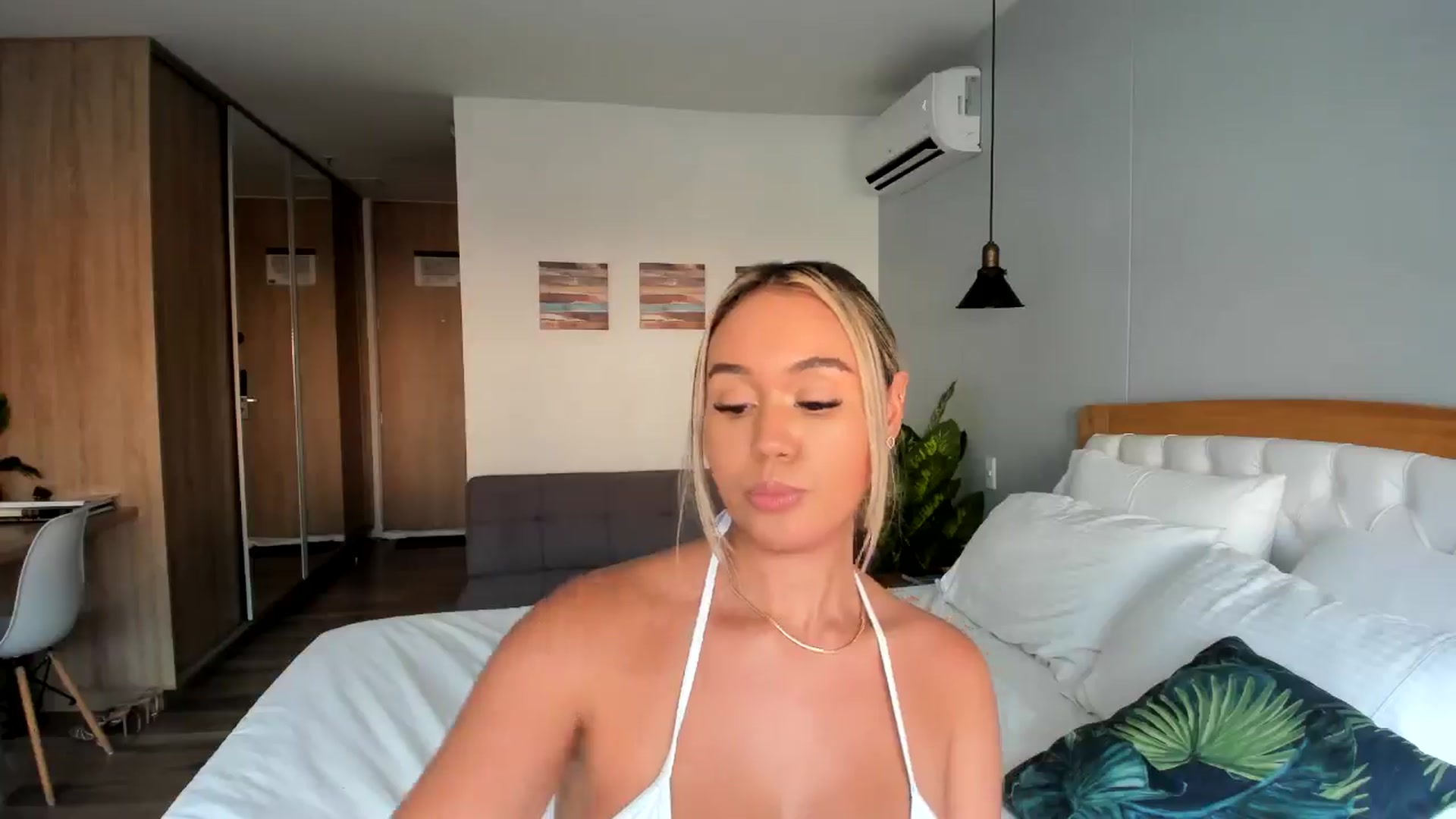 Gallery image thumbnail from Goddess_Jaz's myfreecams stream on, 06/22/2024, 22:22 image 20 of 20