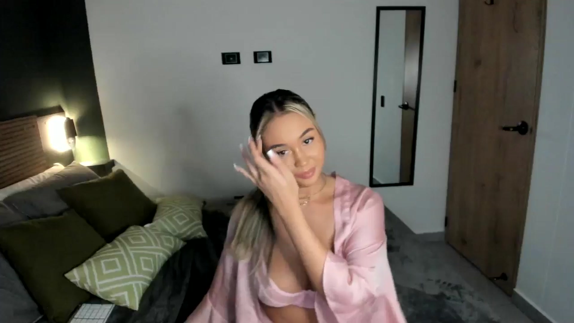 Gallery image thumbnail from Goddess_Jaz's myfreecams stream on, 07/03/2024, 23:49 image 17 of 20