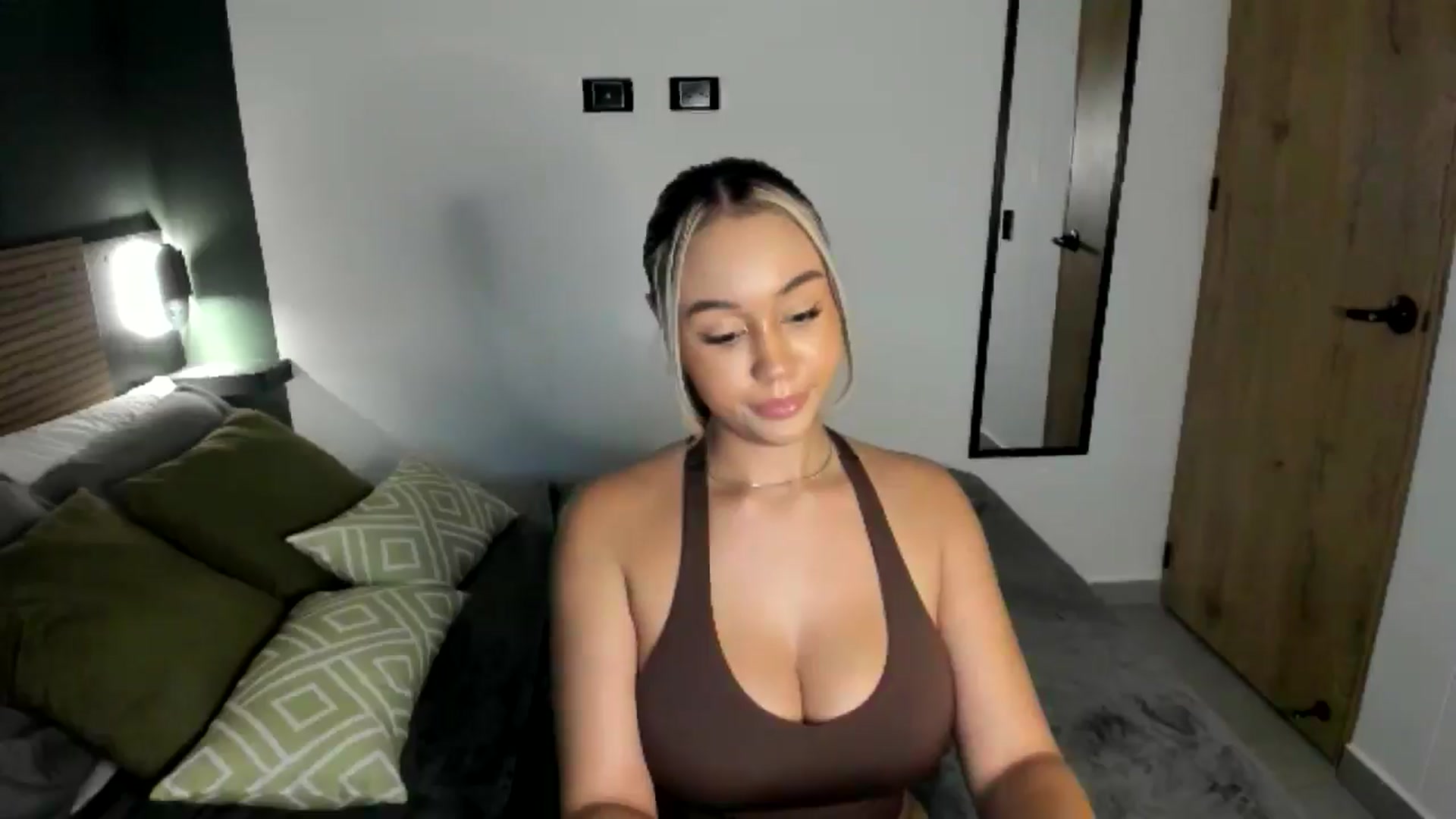 Gallery image thumbnail from Goddess_Jaz's myfreecams stream on, 07/10/2024, 04:23 image 3 of 20