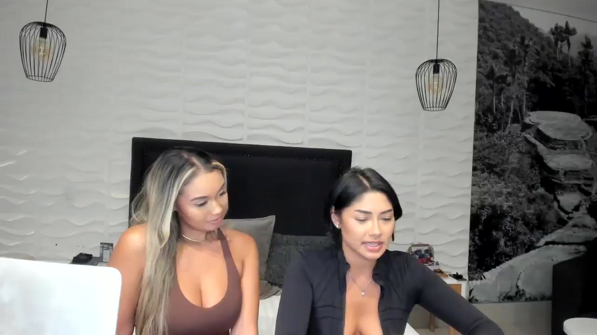 Gallery image thumbnail from Goddess_Jaz's myfreecams stream on, 08/05/2024, 03:30 image 10 of 20