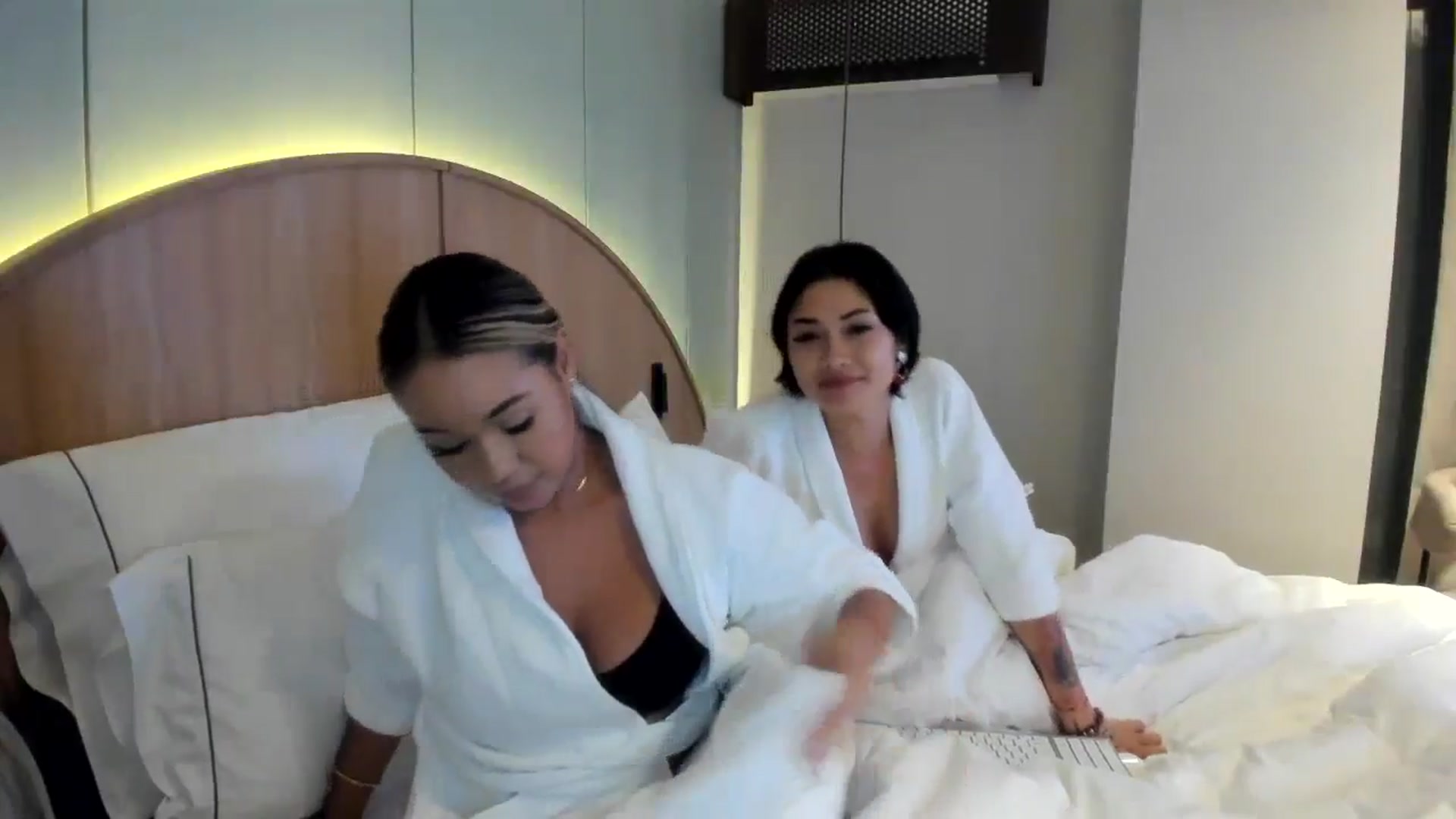 Gallery image thumbnail from Goddess_Jaz's myfreecams stream on, 08/16/2024, 02:56 image 20 of 20