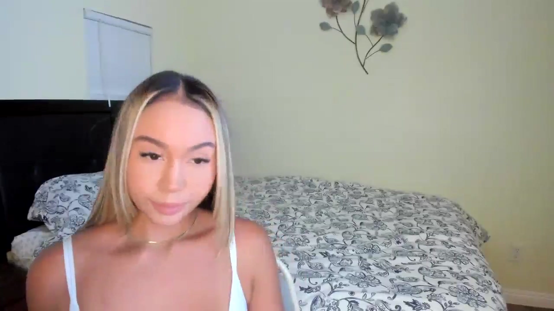 Gallery image thumbnail from Goddess_Jaz's myfreecams stream on, 08/29/2024, 08:51 image 13 of 20