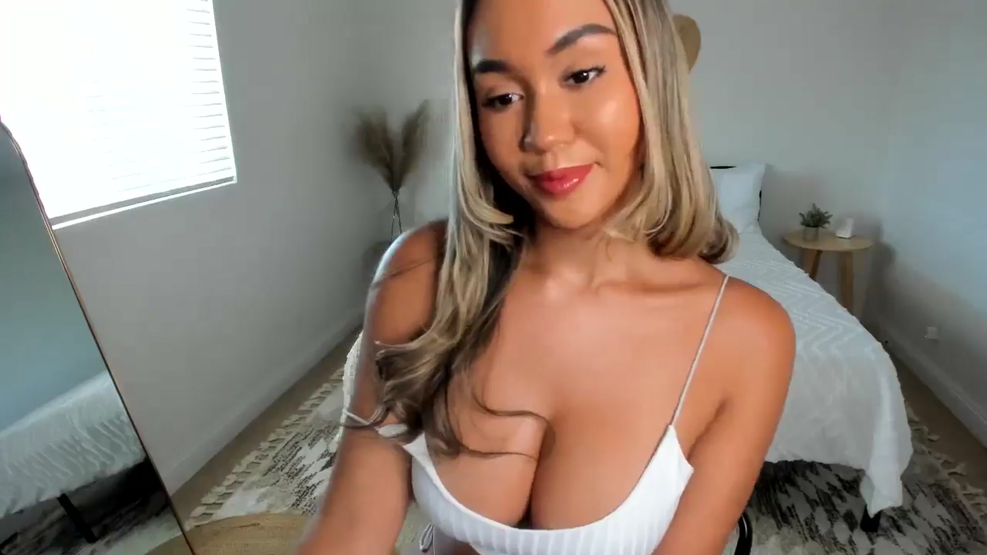 Gallery image thumbnail from Goddess_Jaz's myfreecams stream on, 09/22/2024, 18:32 image 2 of 20