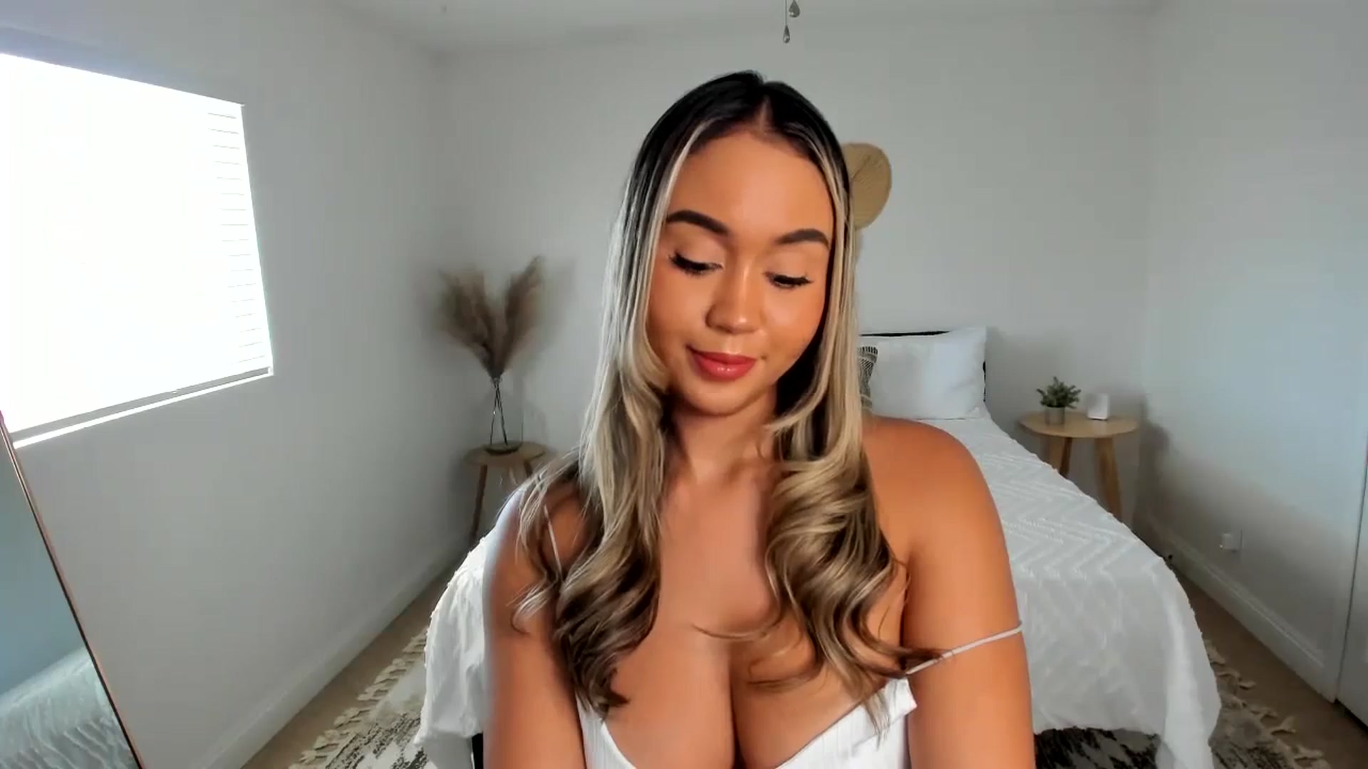 Gallery image thumbnail from Goddess_Jaz's myfreecams stream on, 09/22/2024, 18:32 image 17 of 20