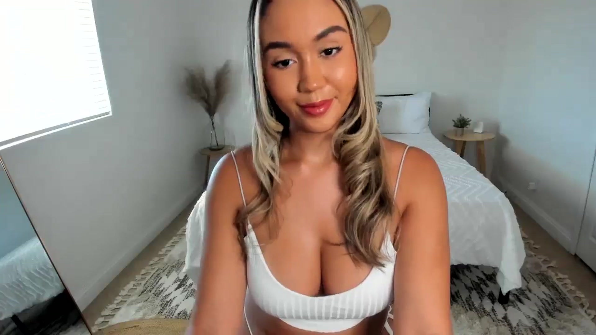 Gallery image thumbnail from Goddess_Jaz's myfreecams stream on, 09/22/2024, 18:57 image 2 of 20