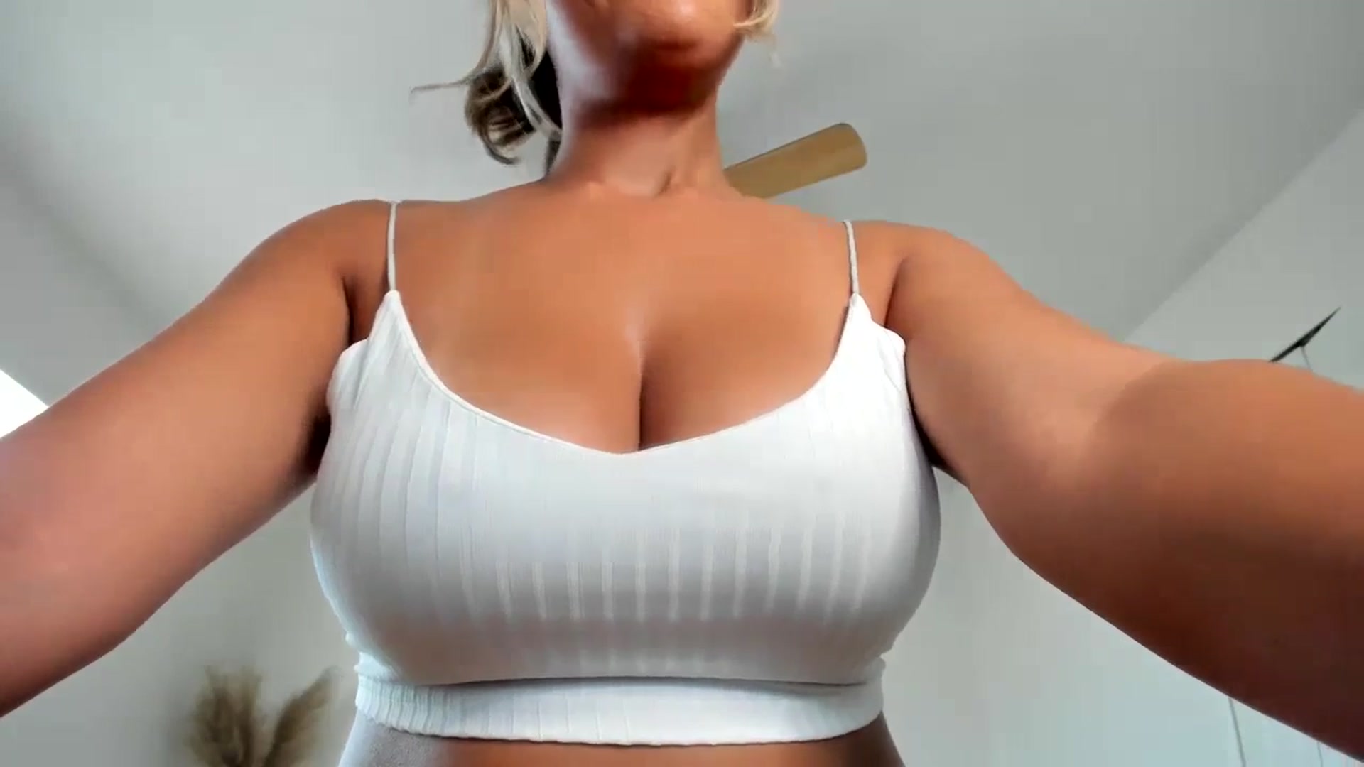 Gallery image thumbnail from Goddess_Jaz's myfreecams stream on, 09/22/2024, 21:41 image 18 of 20