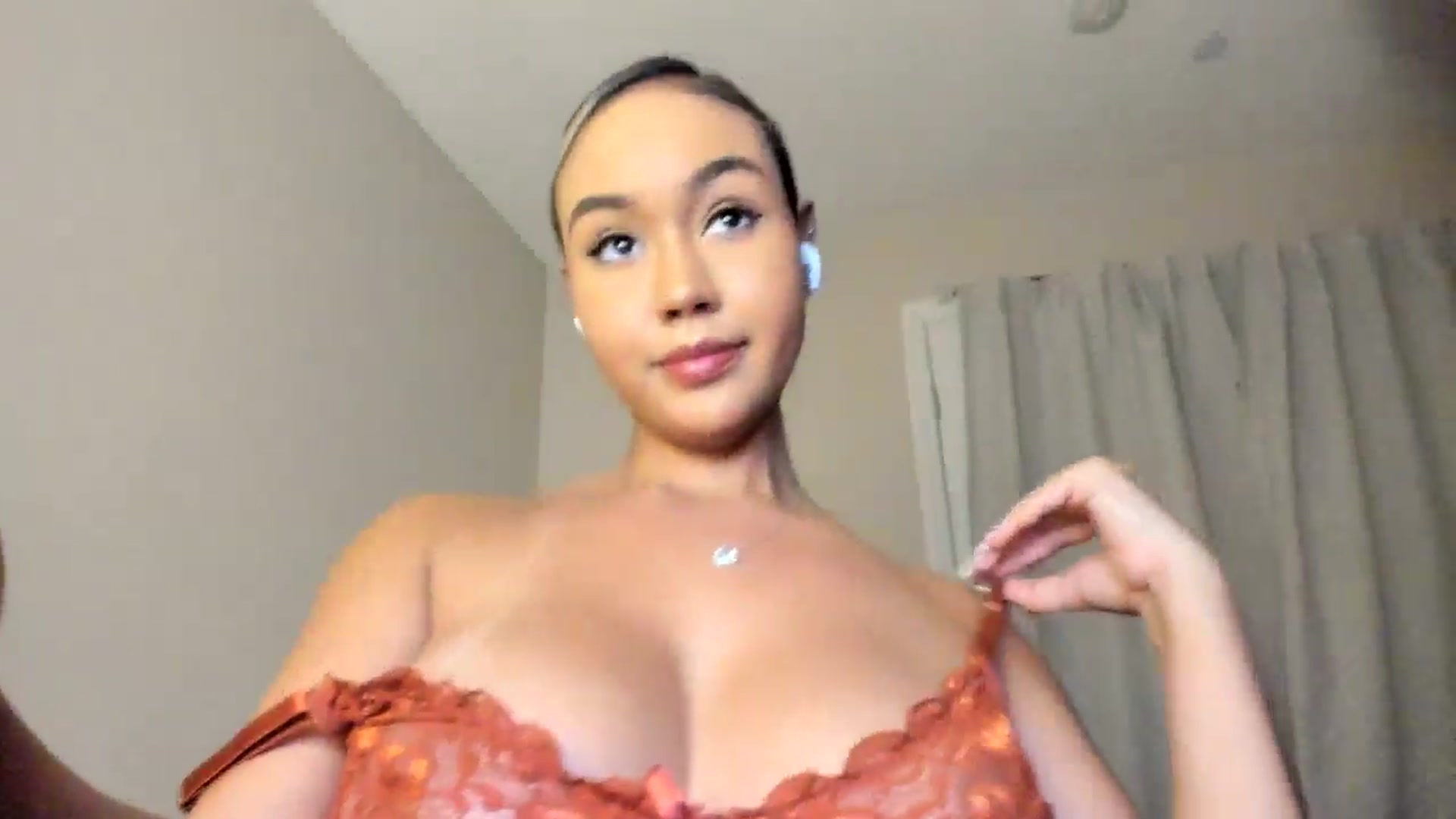 Gallery image thumbnail from Goddess_Jaz's myfreecams stream on, 10/14/2024, 06:12 image 14 of 20