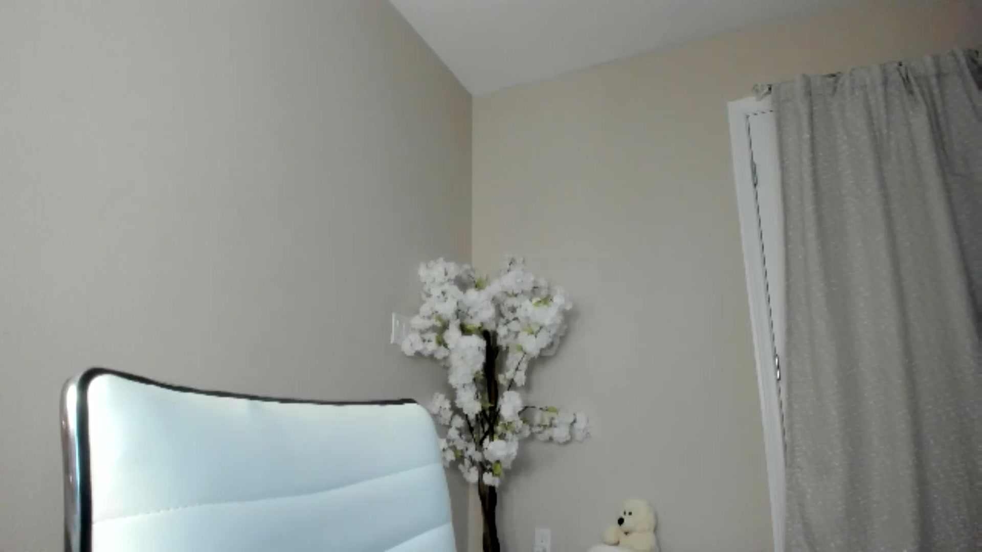 Gallery image thumbnail from Goddess_Jaz's myfreecams stream on, 10/21/2024, 24:13 image 18 of 20