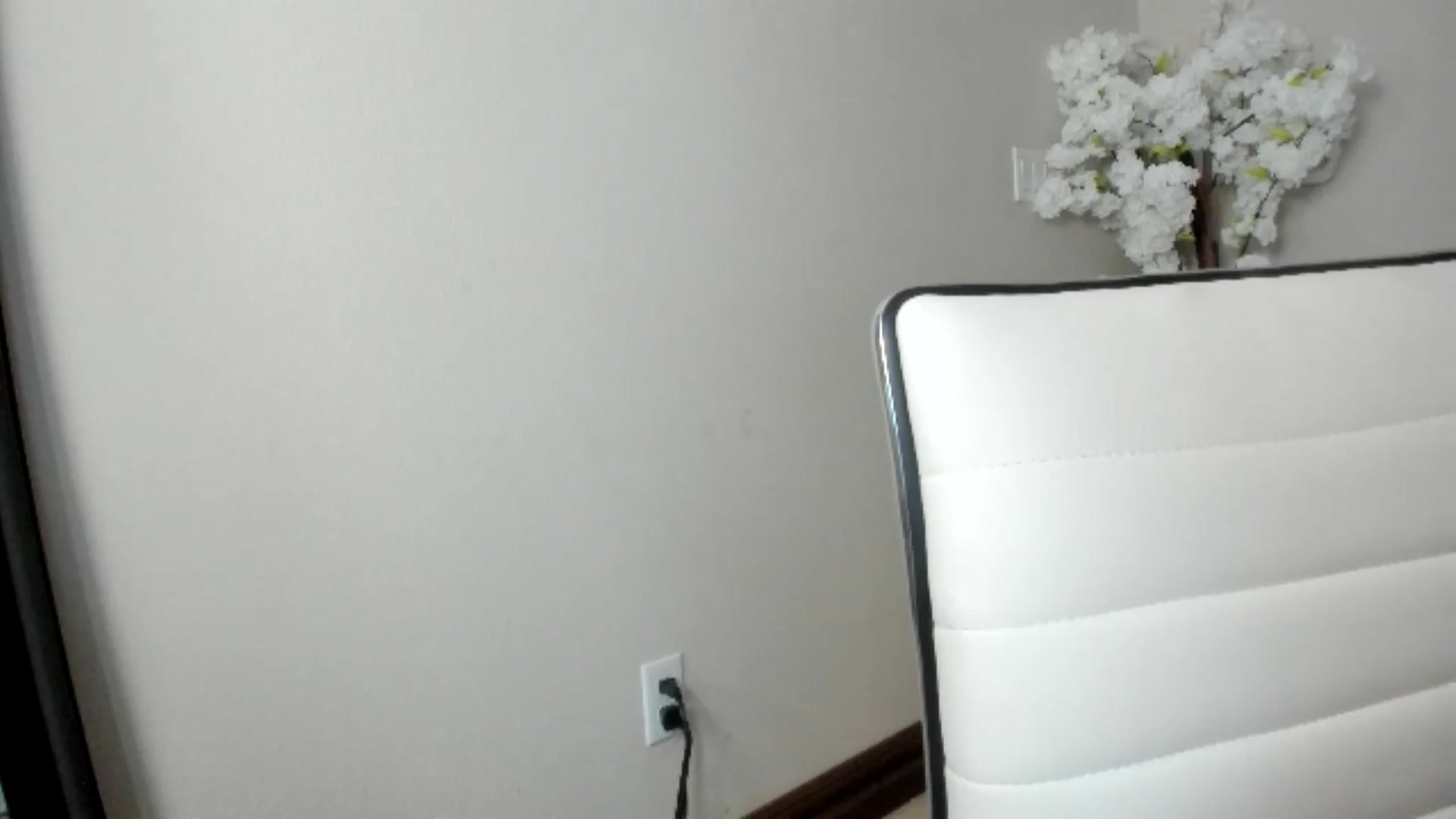 Gallery image thumbnail from Goddess_Jaz's myfreecams stream on, 10/21/2024, 24:43 image 9 of 20
