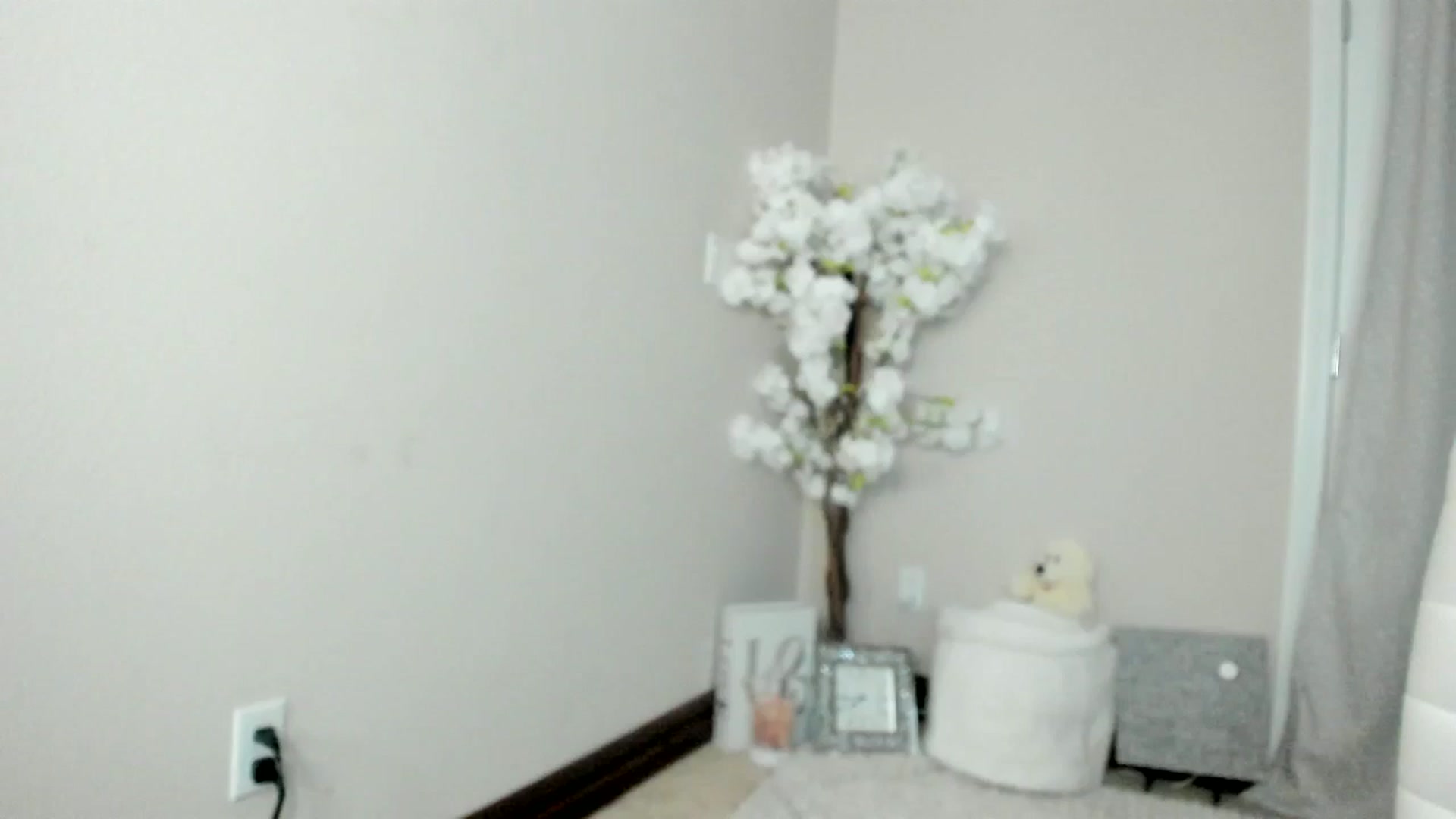 Gallery image thumbnail from Goddess_Jaz's myfreecams stream on, 10/21/2024, 24:43 image 5 of 20