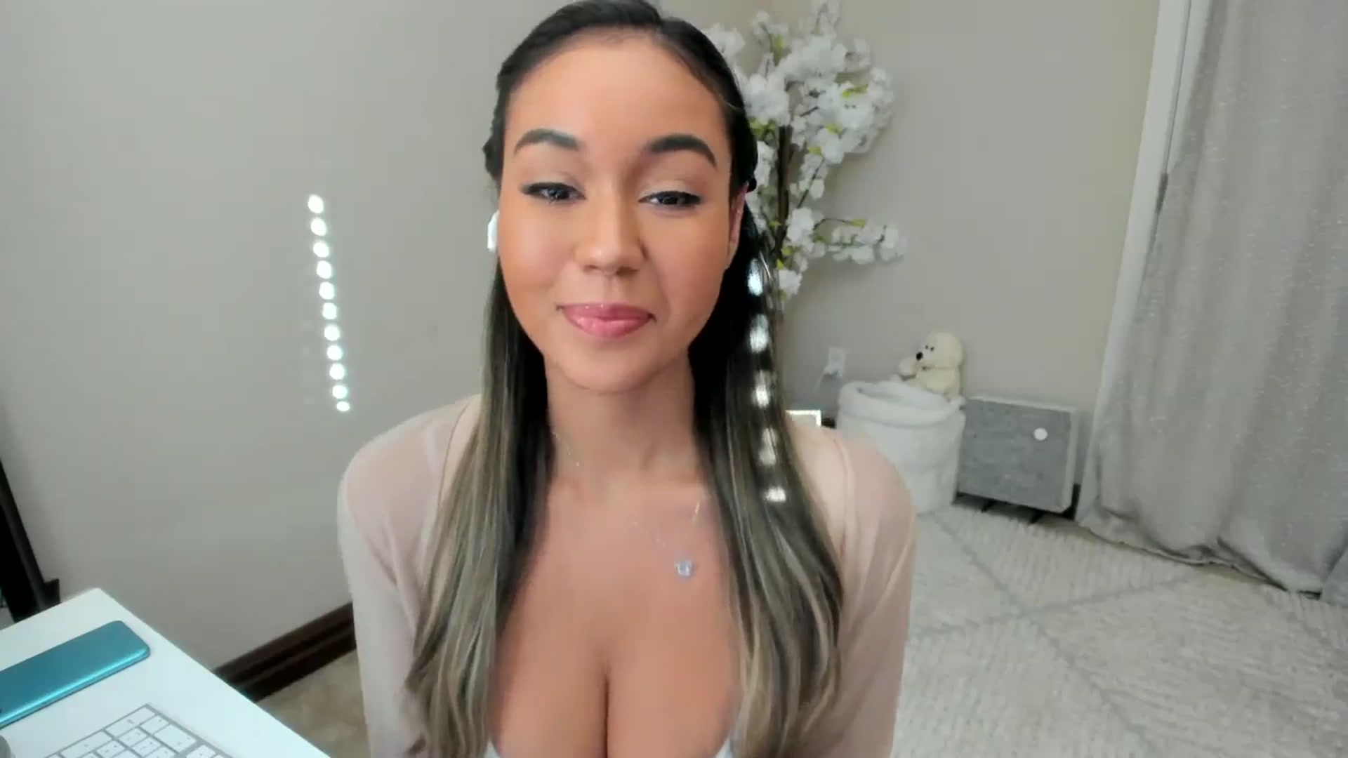 Gallery image thumbnail from Goddess_Jaz's myfreecams stream on, 11/04/2024, 16:49 image 10 of 20
