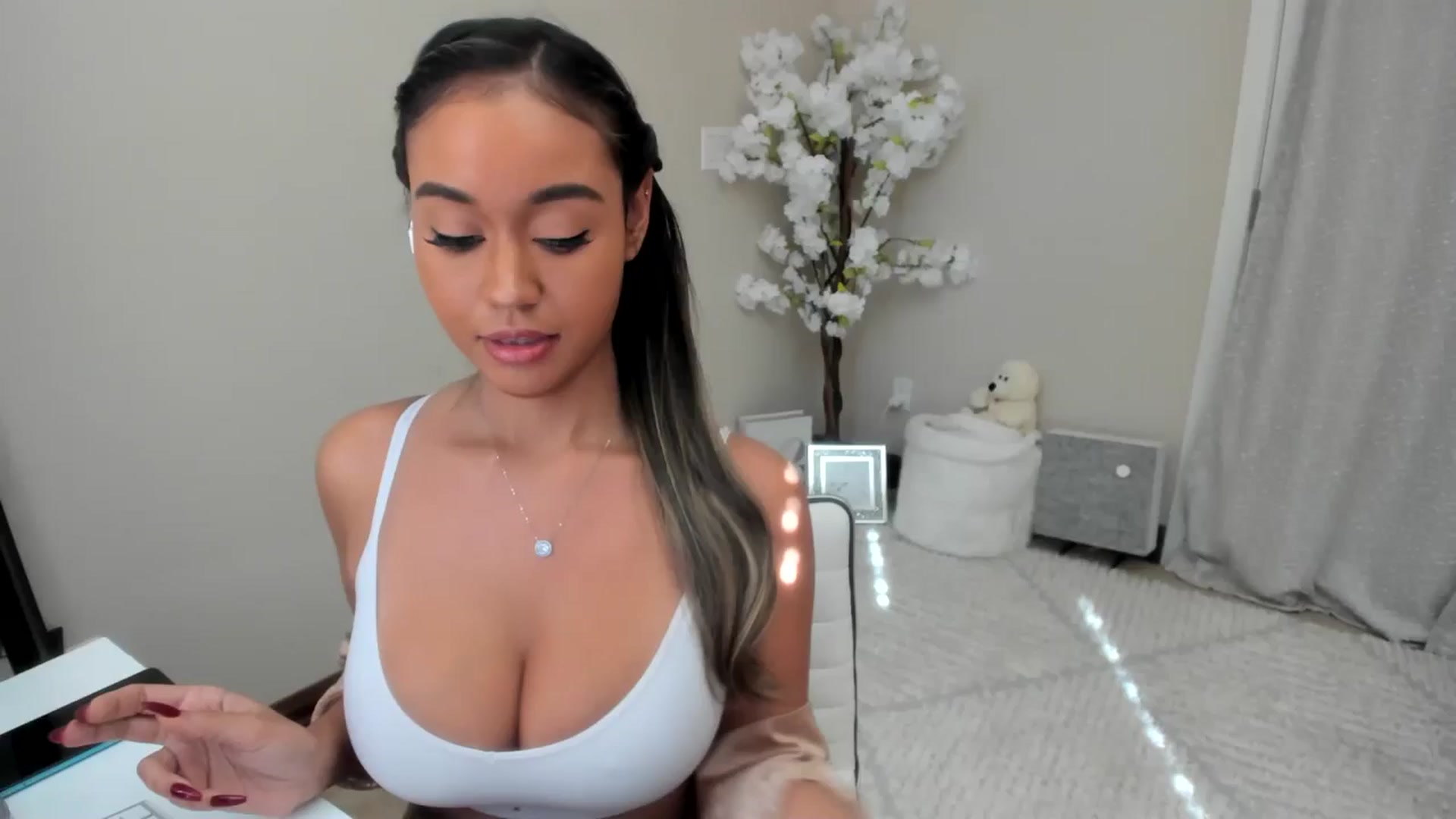 Gallery image thumbnail from Goddess_Jaz's myfreecams stream on, 11/04/2024, 18:04 image 3 of 20