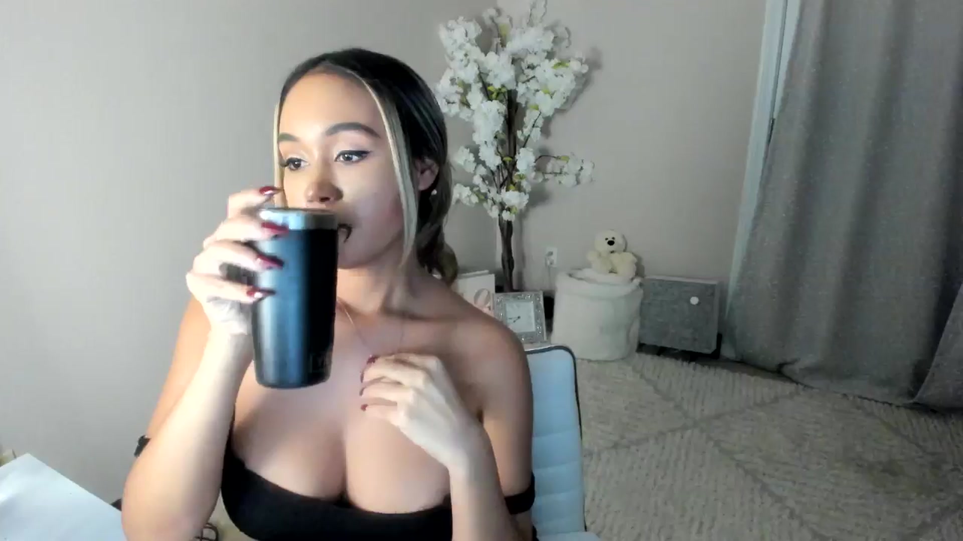 Gallery image thumbnail from Goddess_Jaz's myfreecams stream on, 11/13/2024, 08:20 image 7 of 20