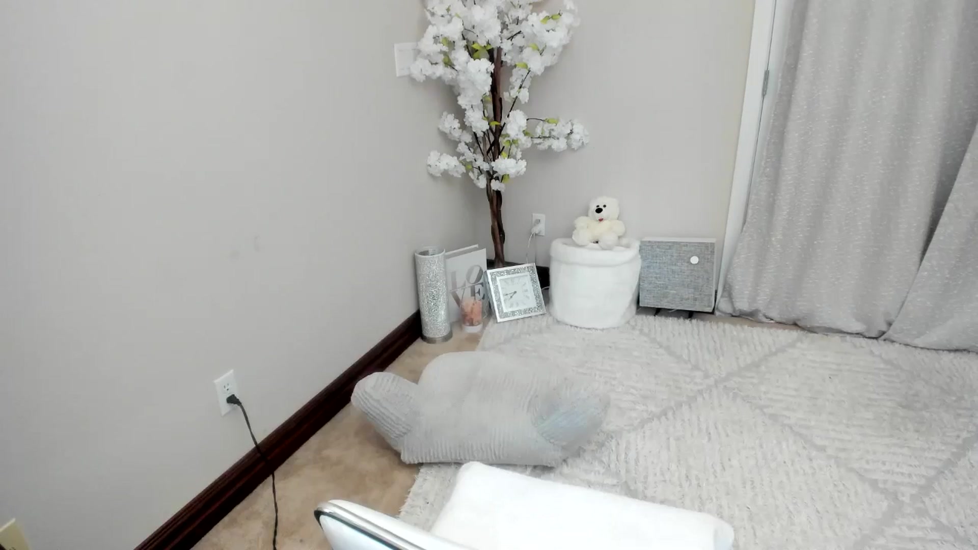 Gallery image thumbnail from Goddess_Jaz's myfreecams stream on, 11/24/2024, 20:43 image 19 of 20
