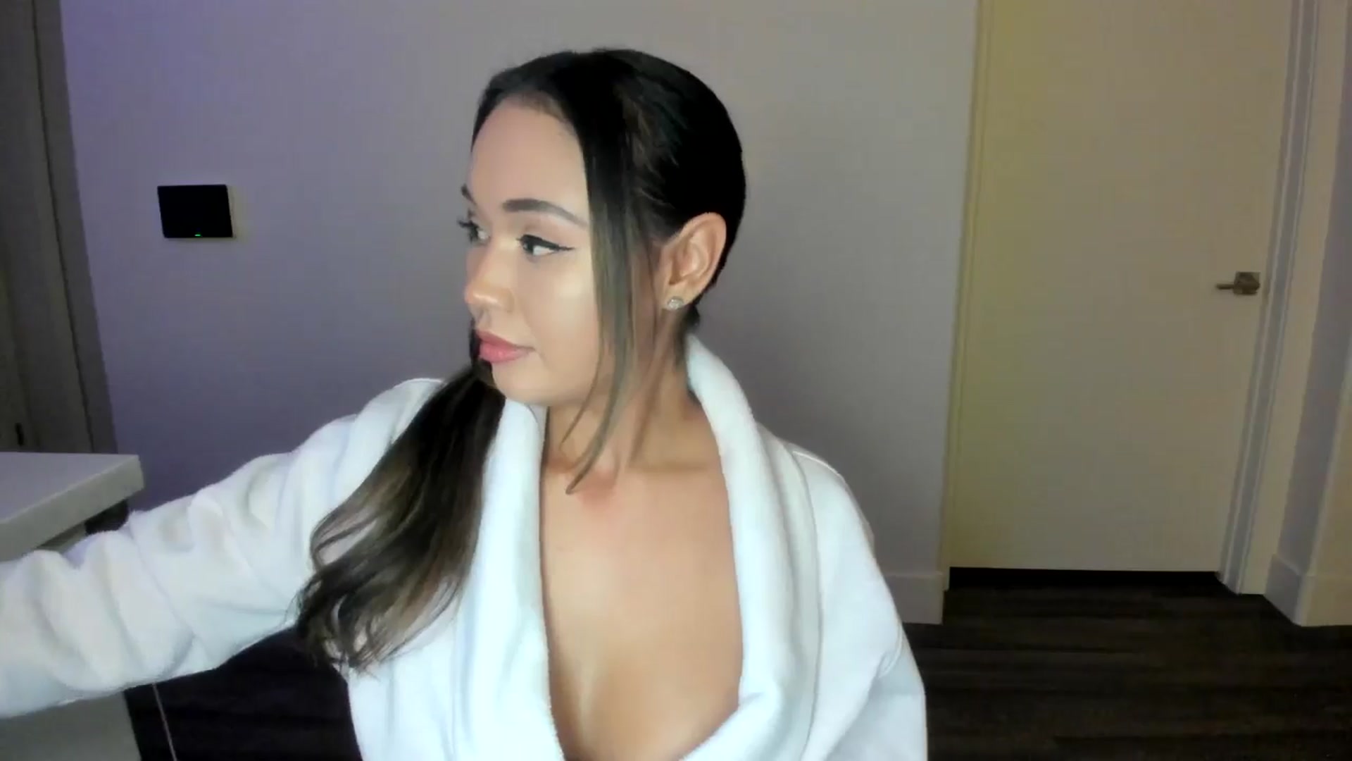 Gallery image thumbnail from Goddess_Jaz's myfreecams stream on, 03/01/2025, 08:57 image 3 of 20