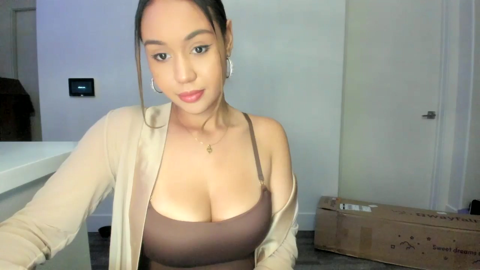 Gallery image thumbnail from Goddess_Jaz's myfreecams stream on, 03/26/2025, 06:32 image 6 of 20