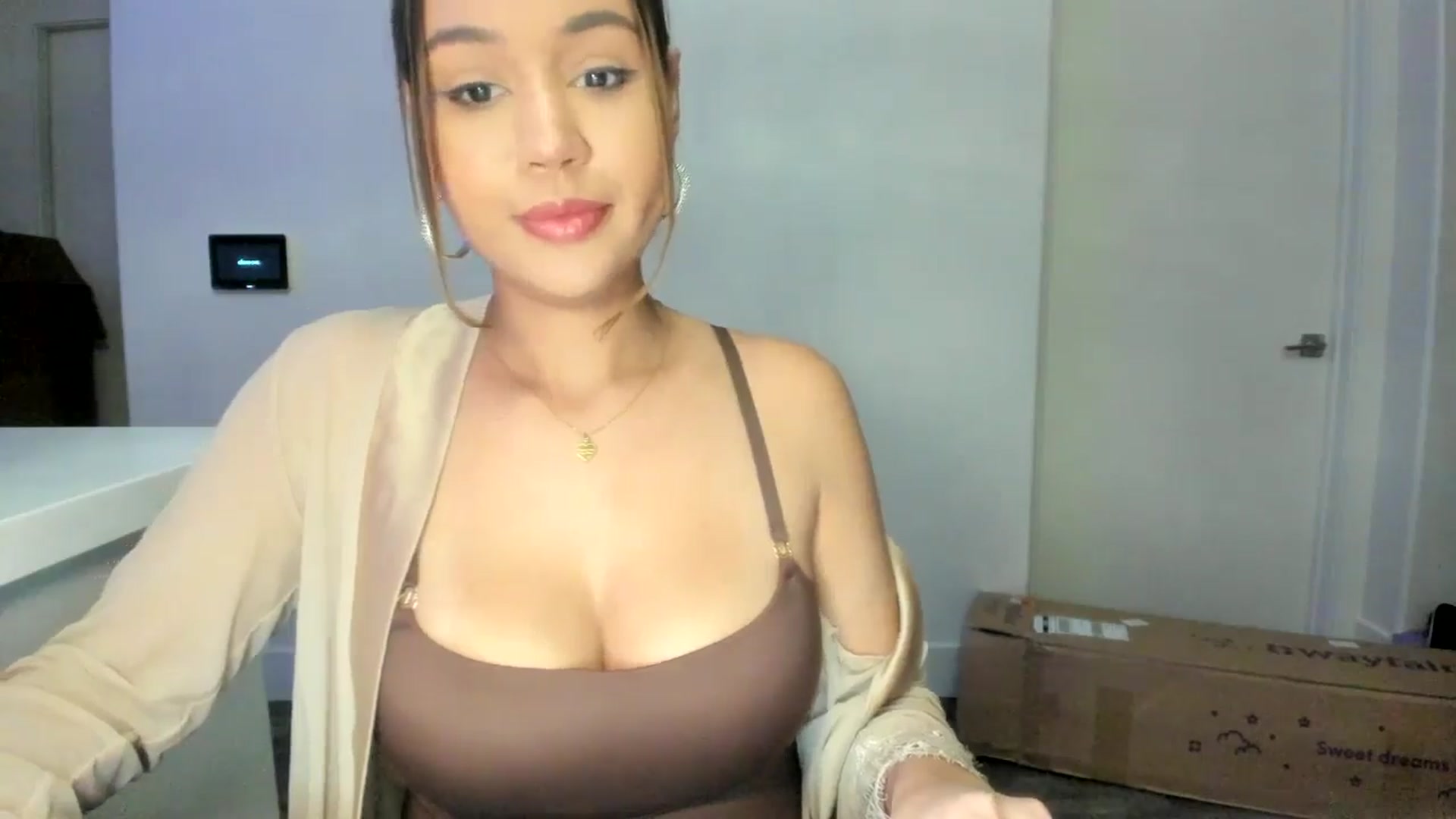 Gallery image thumbnail from Goddess_Jaz's myfreecams stream on, 03/26/2025, 06:32 image 7 of 20